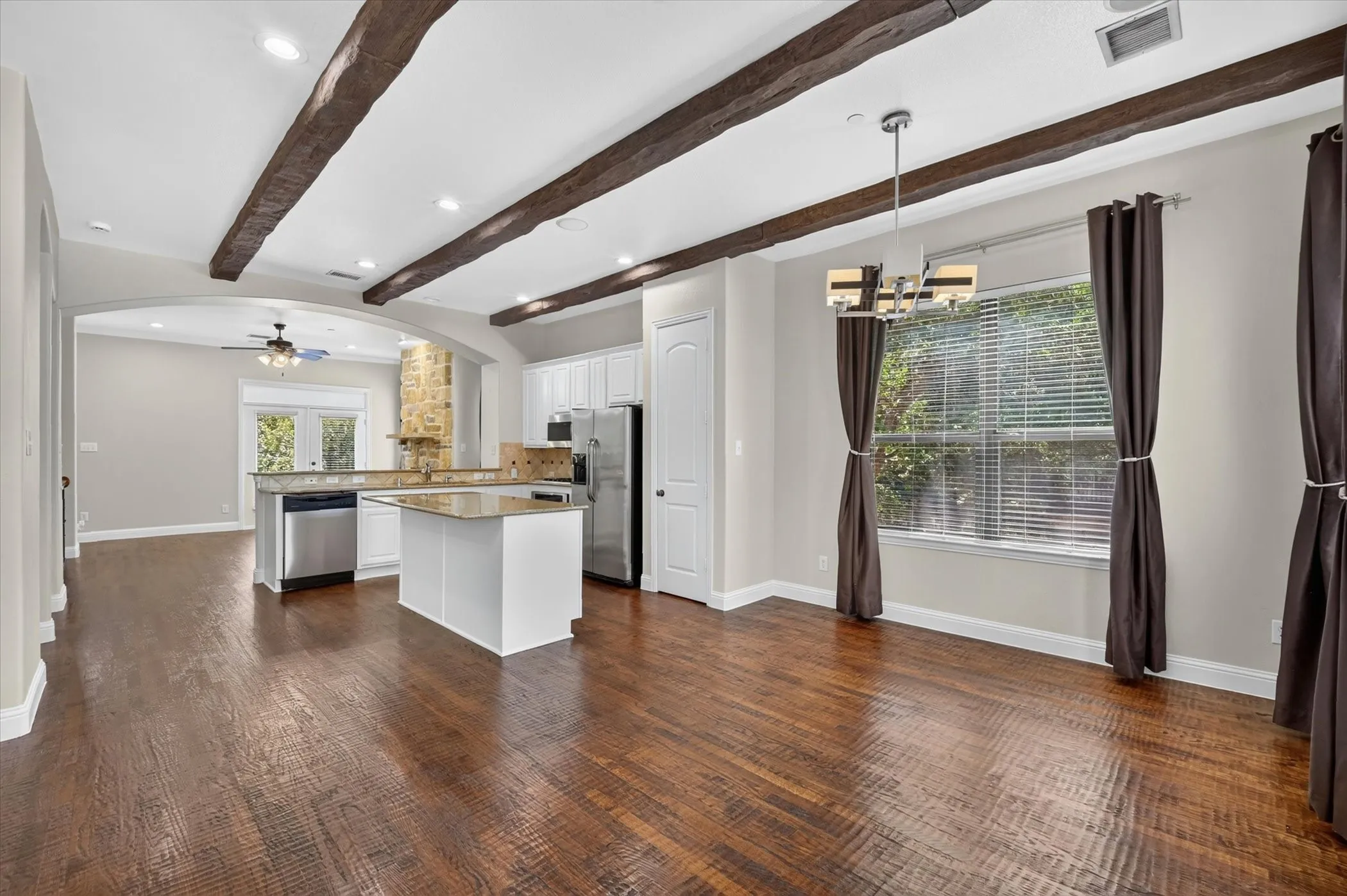 Townhouse For Sale in Collin County , 5729 Lunsford Road, Plano, Texas 75024, 3 Bedroom, 4 Bathroom, 2 Garage spaces, 1,958 Sqft, built in 2005, mls#21299716, Real Estate Agent in Plano, Homes For Sale in Collin county, Homes For Sale in Plano, Realtor in Plano Texas, Real Estate Brokerage Independent Realty Texas, Luminita Cordes Realtor