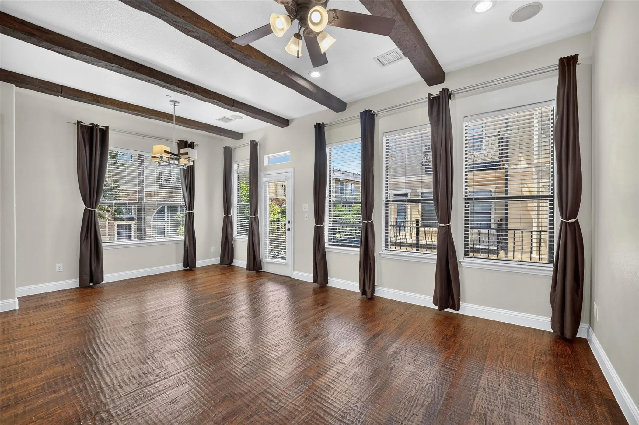 Townhouse For Sale in Collin County , 5729 Lunsford Road, Plano, Texas 75024, 3 Bedroom, 4 Bathroom, 2 Garage spaces, 1,958 Sqft, built in 2005, mls#21299716, Real Estate Agent in Plano, Homes For Sale in Collin county, Homes For Sale in Plano, Realtor in Plano Texas, Real Estate Brokerage Independent Realty Texas, Luminita Cordes Realtor