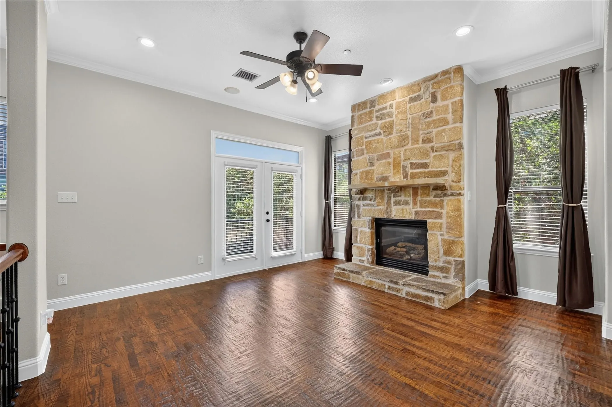 Townhouse For Sale in Collin County , 5729 Lunsford Road, Plano, Texas 75024, 3 Bedroom, 4 Bathroom, 2 Garage spaces, 1,958 Sqft, built in 2005, mls#21299716, Real Estate Agent in Plano, Homes For Sale in Collin county, Homes For Sale in Plano, Realtor in Plano Texas, Real Estate Brokerage Independent Realty Texas, Luminita Cordes Realtor