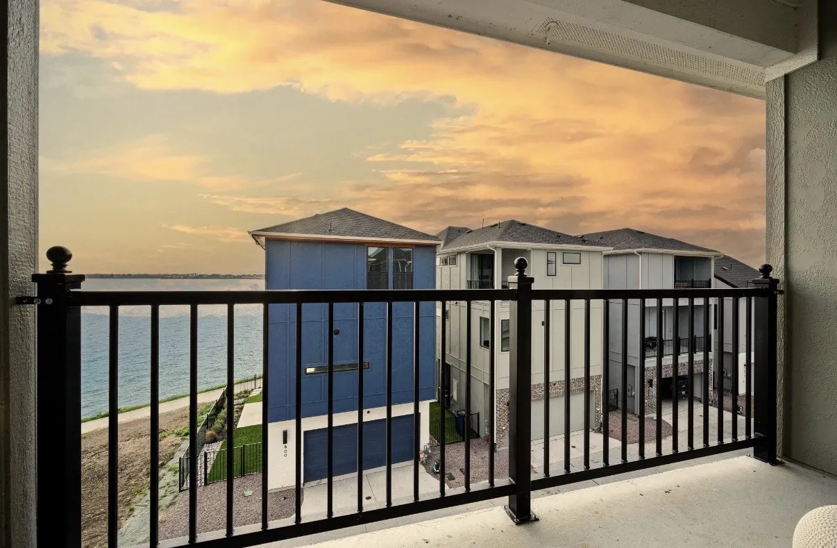 Townhouse For Rent in Dallas County , 802 Resort Drive, Rowlett, Texas 75088, 4 Bedroom, 4 Bathroom, 2 Garage spaces, 2,281 Sqft, built in 2024, mls#21300488, Real Estate Agent in Rowlett, Homes For Rent in Dallas county, Homes For Rent in Rowlett, Realtor in Rowlett Texas, Real Estate Brokerage Independent Realty Texas, Luminita Cordes Realtor