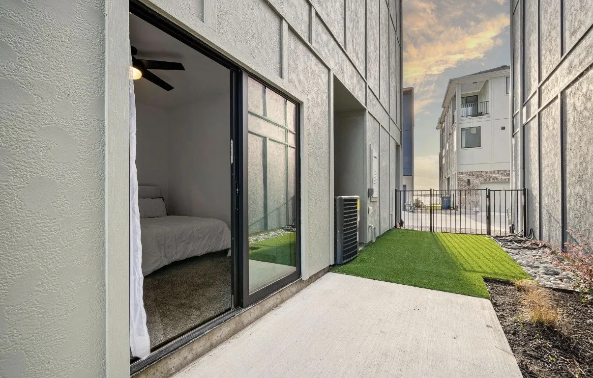 Townhouse For Rent in Dallas County , 802 Resort Drive, Rowlett, Texas 75088, 4 Bedroom, 4 Bathroom, 2 Garage spaces, 2,281 Sqft, built in 2024, mls#21300488, Real Estate Agent in Rowlett, Homes For Rent in Dallas county, Homes For Rent in Rowlett, Realtor in Rowlett Texas, Real Estate Brokerage Independent Realty Texas, Luminita Cordes Realtor