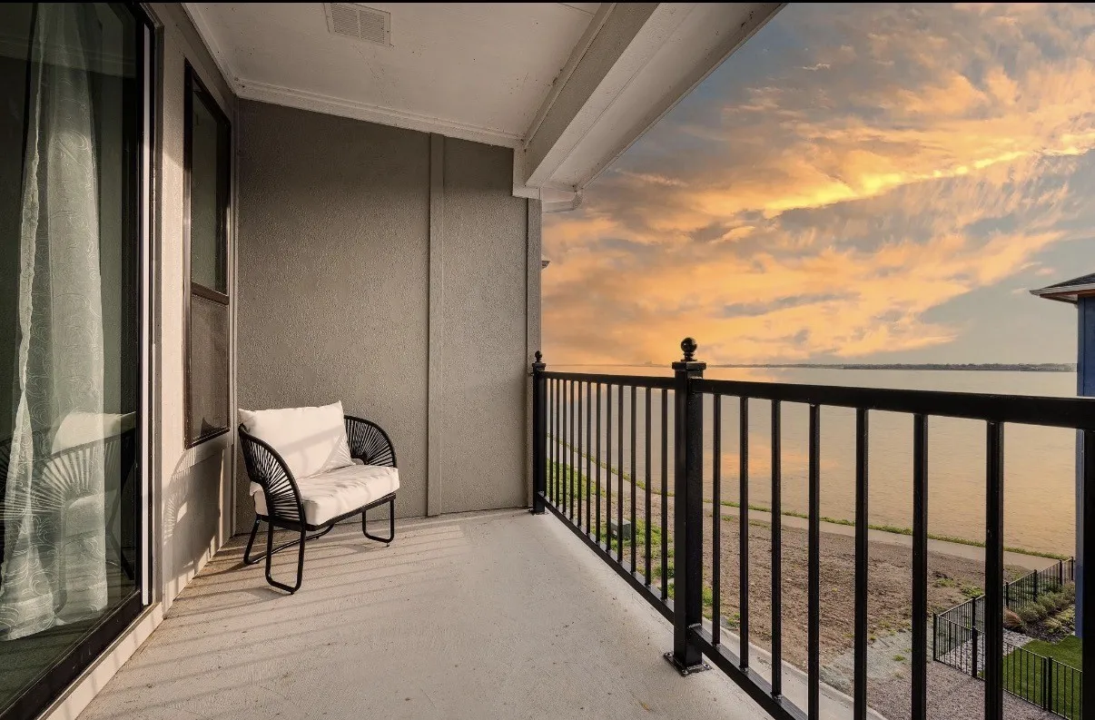 Townhouse For Rent in Dallas County , 802 Resort Drive, Rowlett, Texas 75088, 4 Bedroom, 4 Bathroom, 2 Garage spaces, 2,281 Sqft, built in 2024, mls#21300488, Real Estate Agent in Rowlett, Homes For Rent in Dallas county, Homes For Rent in Rowlett, Realtor in Rowlett Texas, Real Estate Brokerage Independent Realty Texas, Luminita Cordes Realtor