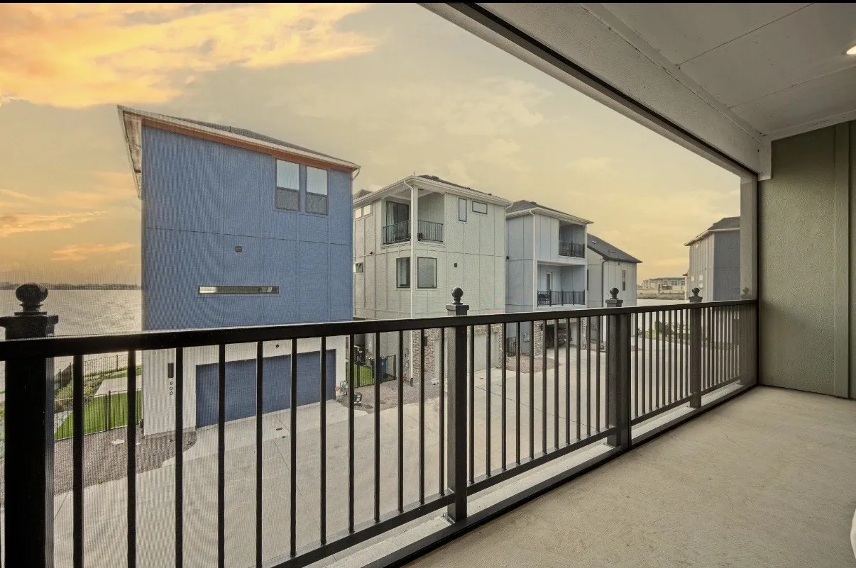 Townhouse For Rent in Dallas County , 802 Resort Drive, Rowlett, Texas 75088, 4 Bedroom, 4 Bathroom, 2 Garage spaces, 2,281 Sqft, built in 2024, mls#21300488, Real Estate Agent in Rowlett, Homes For Rent in Dallas county, Homes For Rent in Rowlett, Realtor in Rowlett Texas, Real Estate Brokerage Independent Realty Texas, Luminita Cordes Realtor