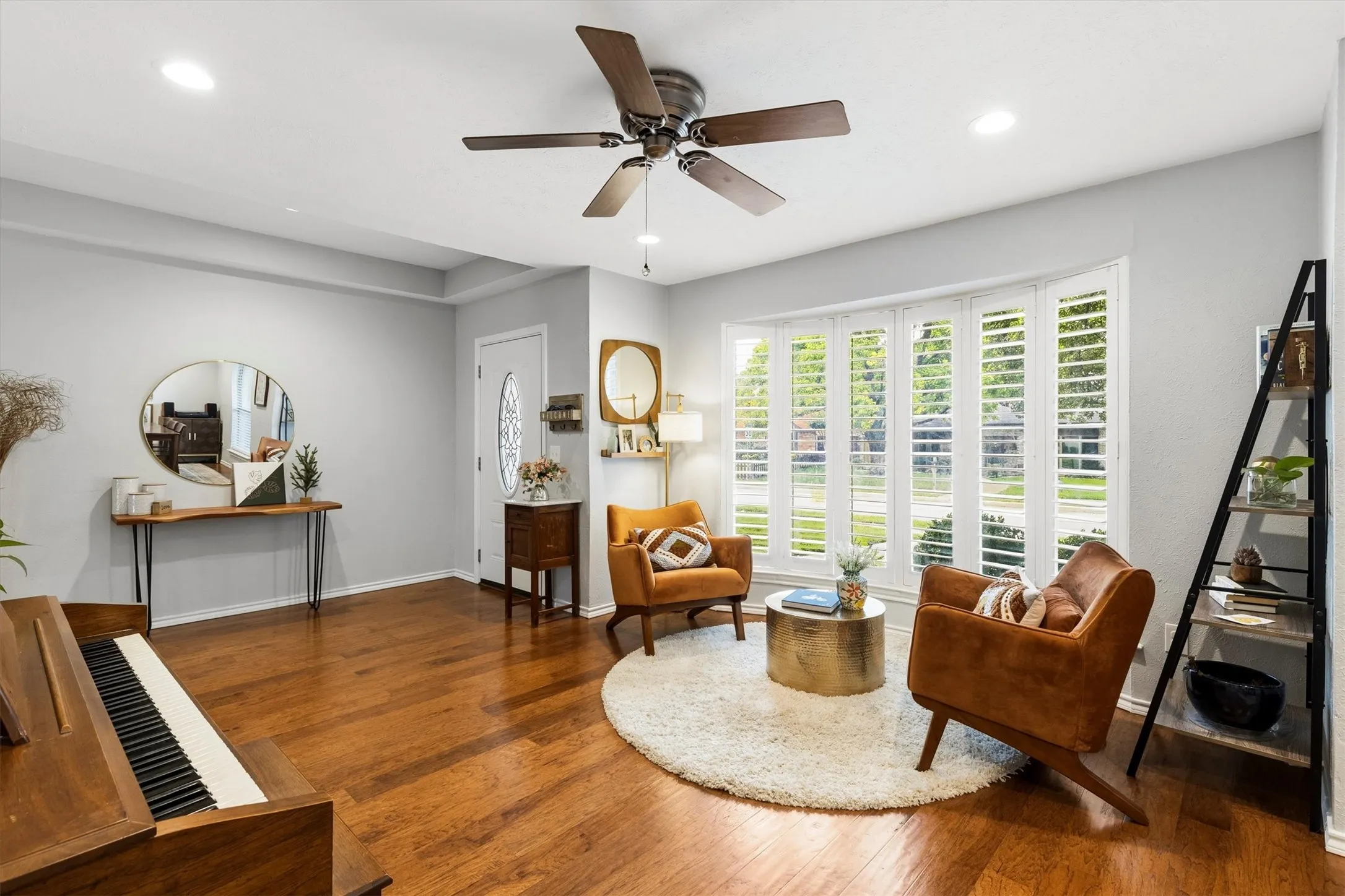 Single Family Residence For Sale in Collin County , 1809 Greenway Drive, Plano, Texas 75075, 4 Bedroom, 2 Bathroom, 2 Garage spaces, 2,125 Sqft, built in 1974, mls#21284839, Real Estate Agent in Plano, Homes For Sale in Collin county, Homes For Sale in Plano, Realtor in Plano Texas, Real Estate Brokerage Independent Realty Texas, Luminita Cordes Realtor