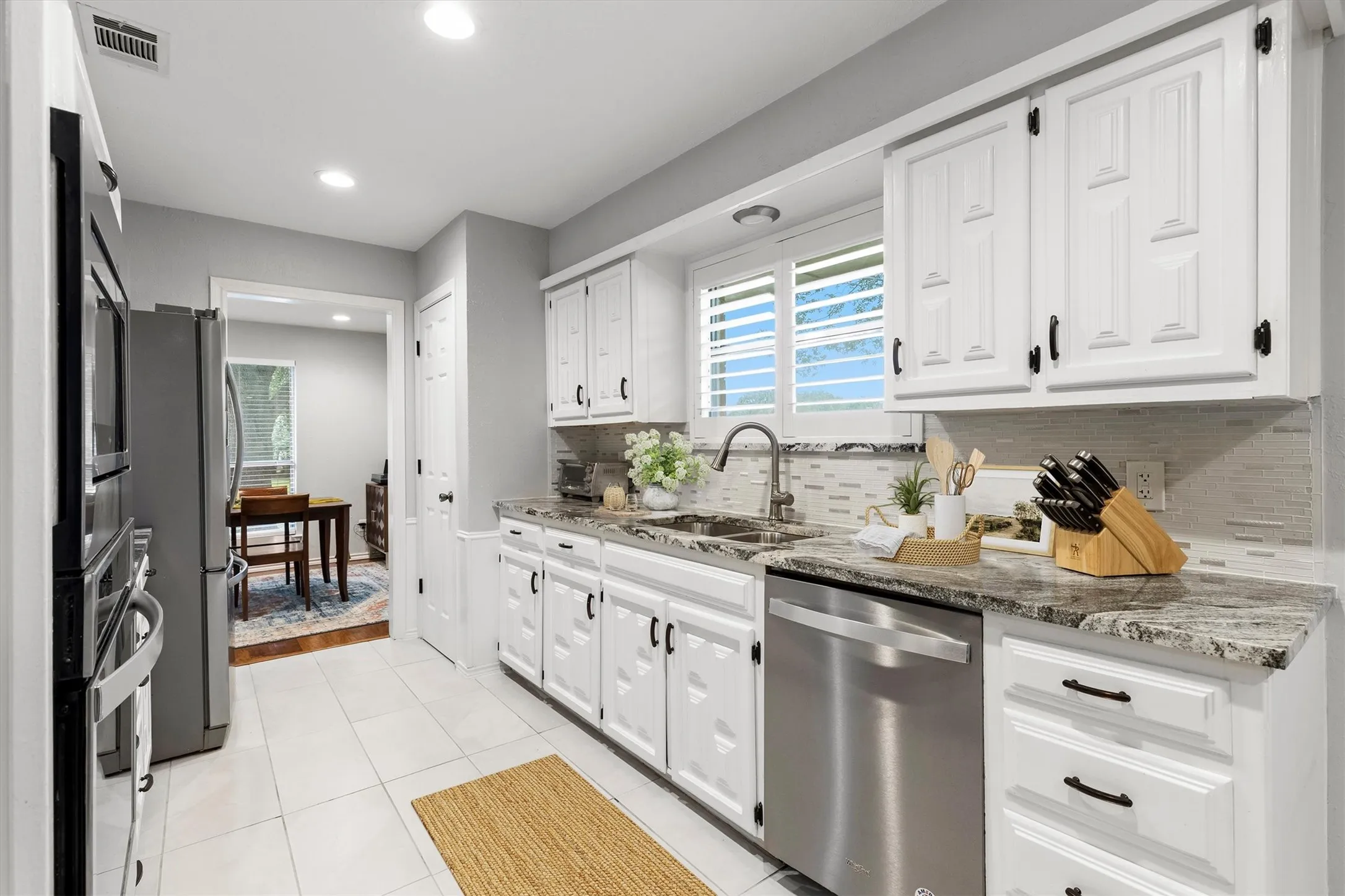 Single Family Residence For Sale in Collin County , 1809 Greenway Drive, Plano, Texas 75075, 4 Bedroom, 2 Bathroom, 2 Garage spaces, 2,125 Sqft, built in 1974, mls#21284839, Real Estate Agent in Plano, Homes For Sale in Collin county, Homes For Sale in Plano, Realtor in Plano Texas, Real Estate Brokerage Independent Realty Texas, Luminita Cordes Realtor