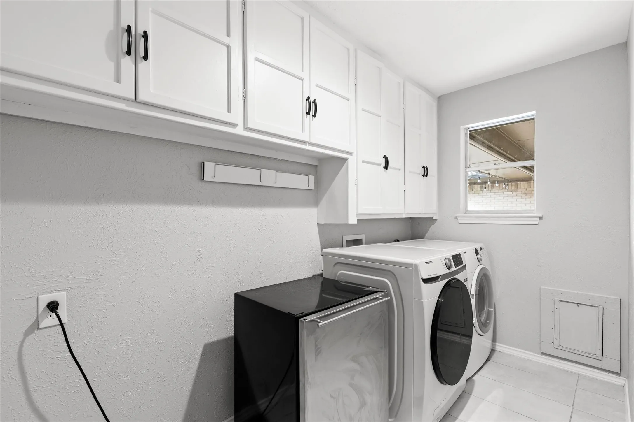 Single Family Residence For Sale in Collin County , 1809 Greenway Drive, Plano, Texas 75075, 4 Bedroom, 2 Bathroom, 2 Garage spaces, 2,125 Sqft, built in 1974, mls#21284839, Real Estate Agent in Plano, Homes For Sale in Collin county, Homes For Sale in Plano, Realtor in Plano Texas, Real Estate Brokerage Independent Realty Texas, Luminita Cordes Realtor