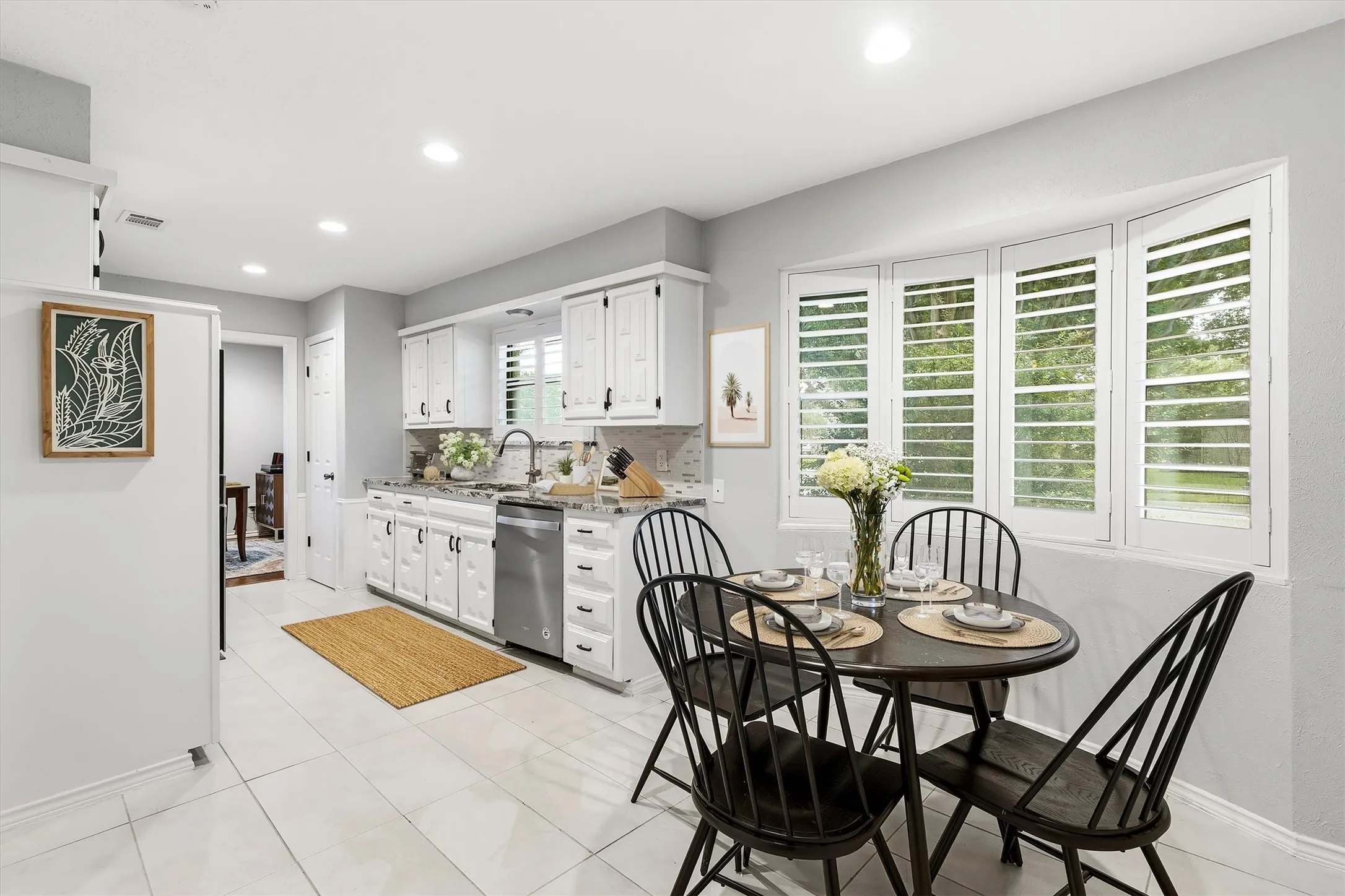 Single Family Residence For Sale in Collin County , 1809 Greenway Drive, Plano, Texas 75075, 4 Bedroom, 2 Bathroom, 2 Garage spaces, 2,125 Sqft, built in 1974, mls#21284839, Real Estate Agent in Plano, Homes For Sale in Collin county, Homes For Sale in Plano, Realtor in Plano Texas, Real Estate Brokerage Independent Realty Texas, Luminita Cordes Realtor