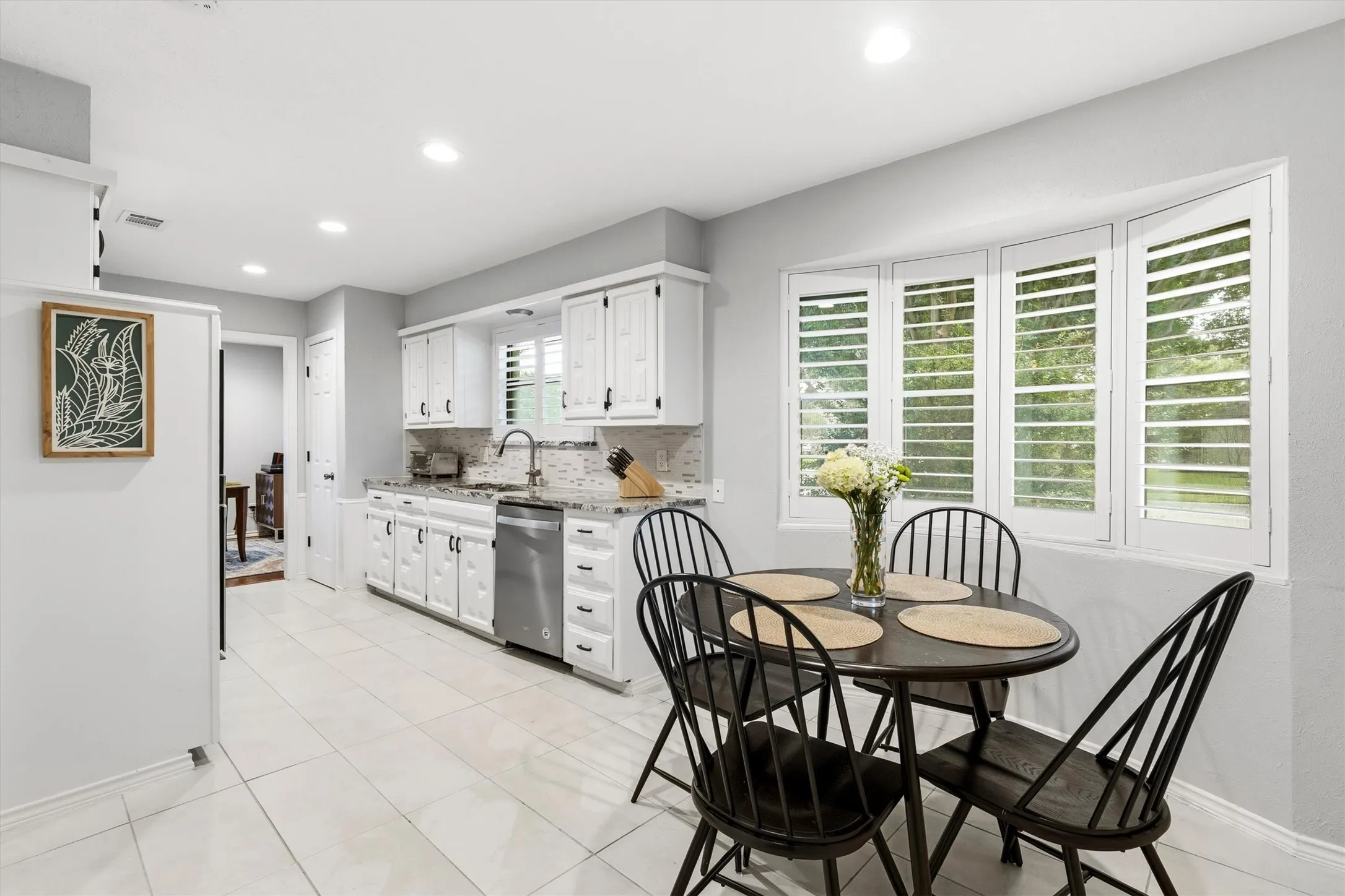 Single Family Residence For Sale in Collin County , 1809 Greenway Drive, Plano, Texas 75075, 4 Bedroom, 2 Bathroom, 2 Garage spaces, 2,125 Sqft, built in 1974, mls#21284839, Real Estate Agent in Plano, Homes For Sale in Collin county, Homes For Sale in Plano, Realtor in Plano Texas, Real Estate Brokerage Independent Realty Texas, Luminita Cordes Realtor