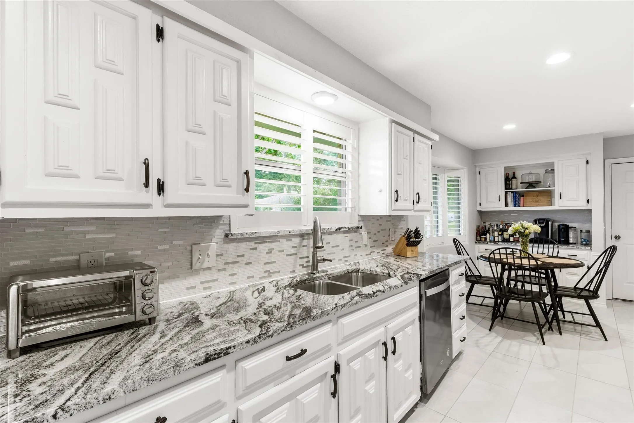 Single Family Residence For Sale in Collin County , 1809 Greenway Drive, Plano, Texas 75075, 4 Bedroom, 2 Bathroom, 2 Garage spaces, 2,125 Sqft, built in 1974, mls#21284839, Real Estate Agent in Plano, Homes For Sale in Collin county, Homes For Sale in Plano, Realtor in Plano Texas, Real Estate Brokerage Independent Realty Texas, Luminita Cordes Realtor