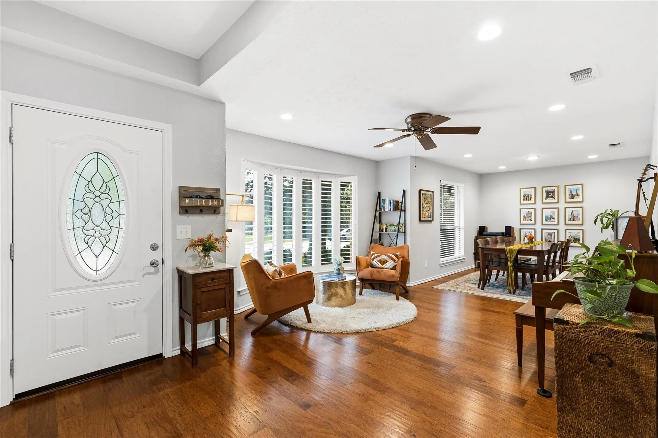 Single Family Residence For Sale in Collin County , 1809 Greenway Drive, Plano, Texas 75075, 4 Bedroom, 2 Bathroom, 2 Garage spaces, 2,125 Sqft, built in 1974, mls#21284839, Real Estate Agent in Plano, Homes For Sale in Collin county, Homes For Sale in Plano, Realtor in Plano Texas, Real Estate Brokerage Independent Realty Texas, Luminita Cordes Realtor