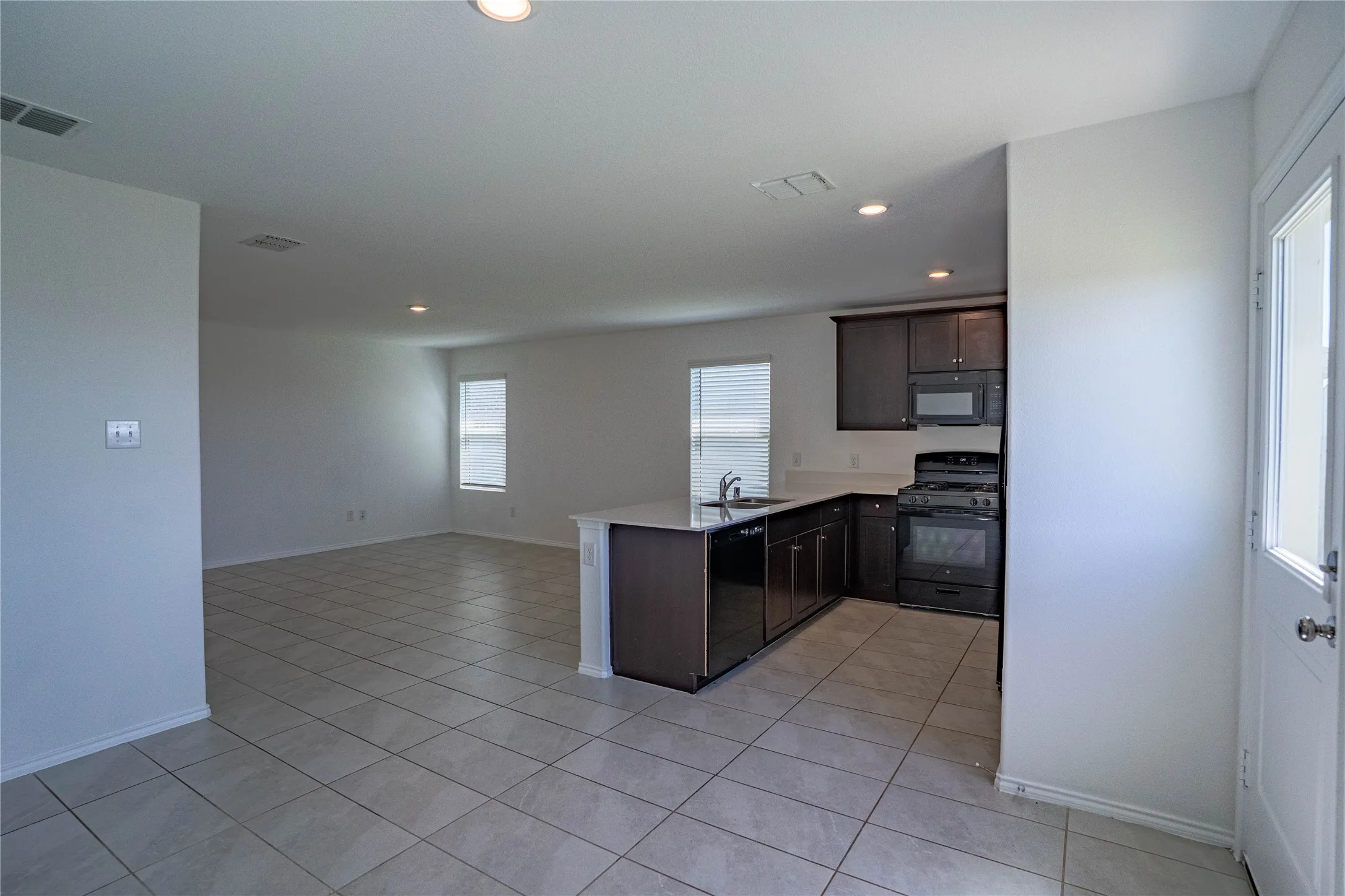 Single Family Residence For Sale in Tarrant County , 8636 Becker Avenue, Fort Worth, Texas 76123, 3 Bedroom, 2 Bathroom, 2 Garage spaces, 1,305 Sqft, built in 2023, mls#21300254, Real Estate Agent in Fort Worth, Homes For Sale in Tarrant county, Homes For Sale in Fort Worth, Realtor in Fort Worth Texas, Real Estate Brokerage Independent Realty Texas, Luminita Cordes Realtor