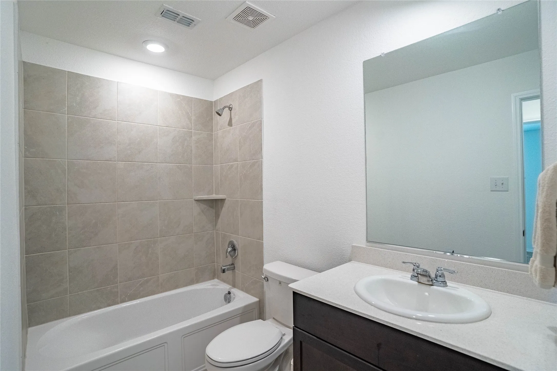 Single Family Residence For Sale in Tarrant County , 8636 Becker Avenue, Fort Worth, Texas 76123, 3 Bedroom, 2 Bathroom, 2 Garage spaces, 1,305 Sqft, built in 2023, mls#21300254, Real Estate Agent in Fort Worth, Homes For Sale in Tarrant county, Homes For Sale in Fort Worth, Realtor in Fort Worth Texas, Real Estate Brokerage Independent Realty Texas, Luminita Cordes Realtor