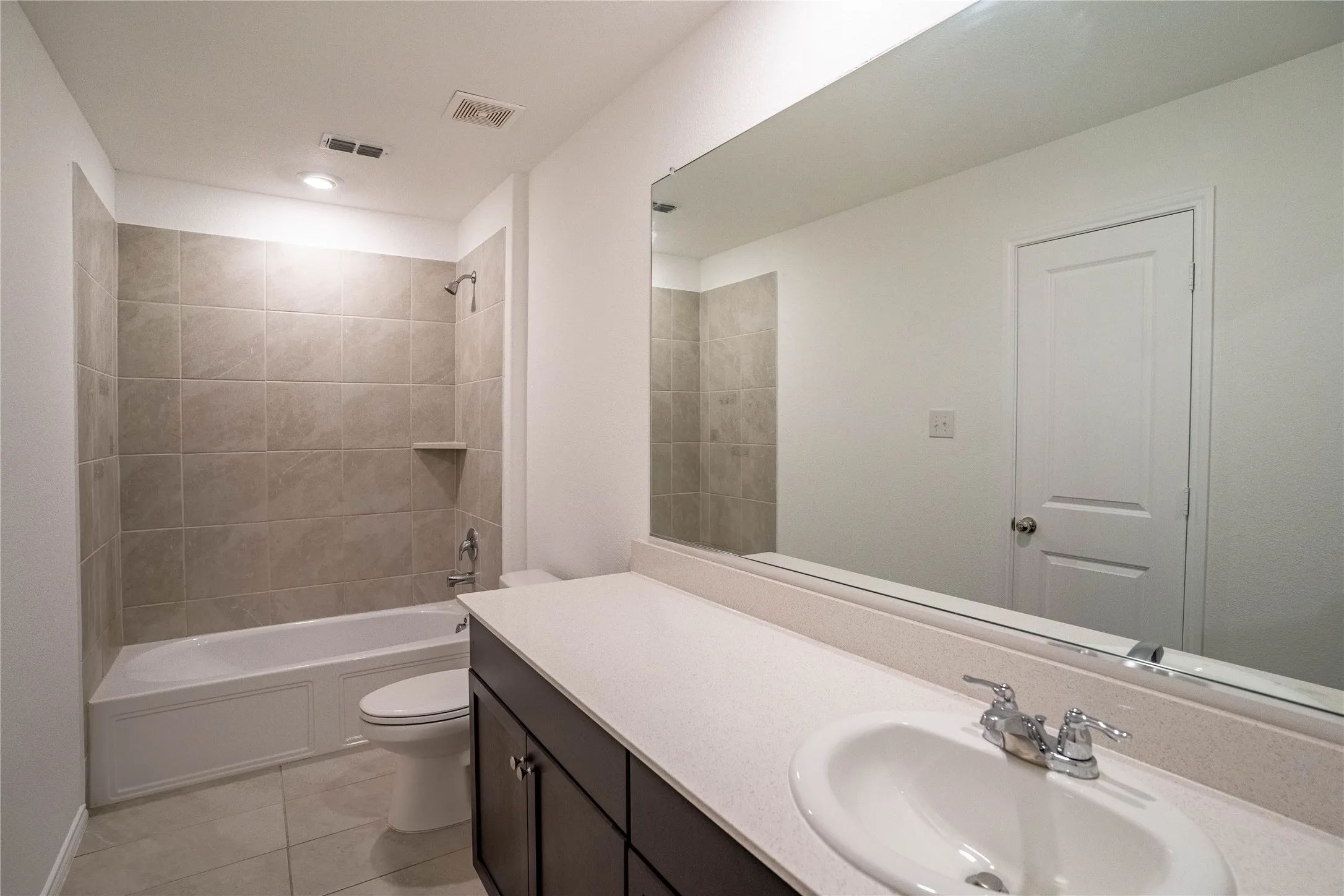 Single Family Residence For Sale in Tarrant County , 8636 Becker Avenue, Fort Worth, Texas 76123, 3 Bedroom, 2 Bathroom, 2 Garage spaces, 1,305 Sqft, built in 2023, mls#21300254, Real Estate Agent in Fort Worth, Homes For Sale in Tarrant county, Homes For Sale in Fort Worth, Realtor in Fort Worth Texas, Real Estate Brokerage Independent Realty Texas, Luminita Cordes Realtor