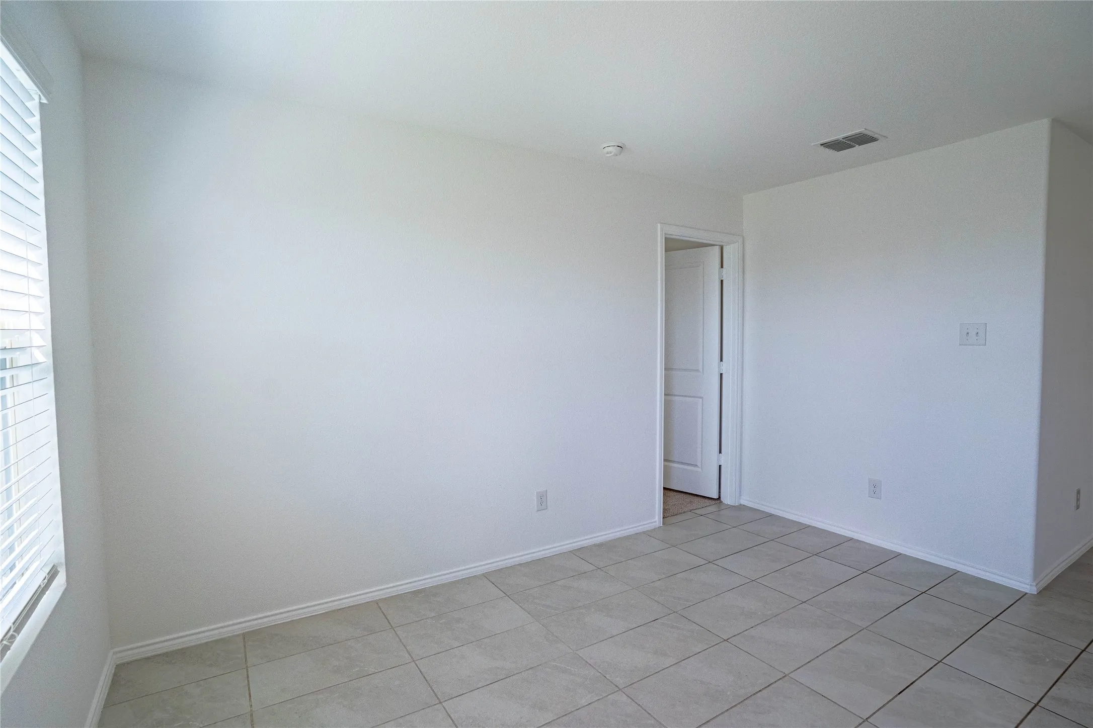 Single Family Residence For Sale in Tarrant County , 8636 Becker Avenue, Fort Worth, Texas 76123, 3 Bedroom, 2 Bathroom, 2 Garage spaces, 1,305 Sqft, built in 2023, mls#21300254, Real Estate Agent in Fort Worth, Homes For Sale in Tarrant county, Homes For Sale in Fort Worth, Realtor in Fort Worth Texas, Real Estate Brokerage Independent Realty Texas, Luminita Cordes Realtor