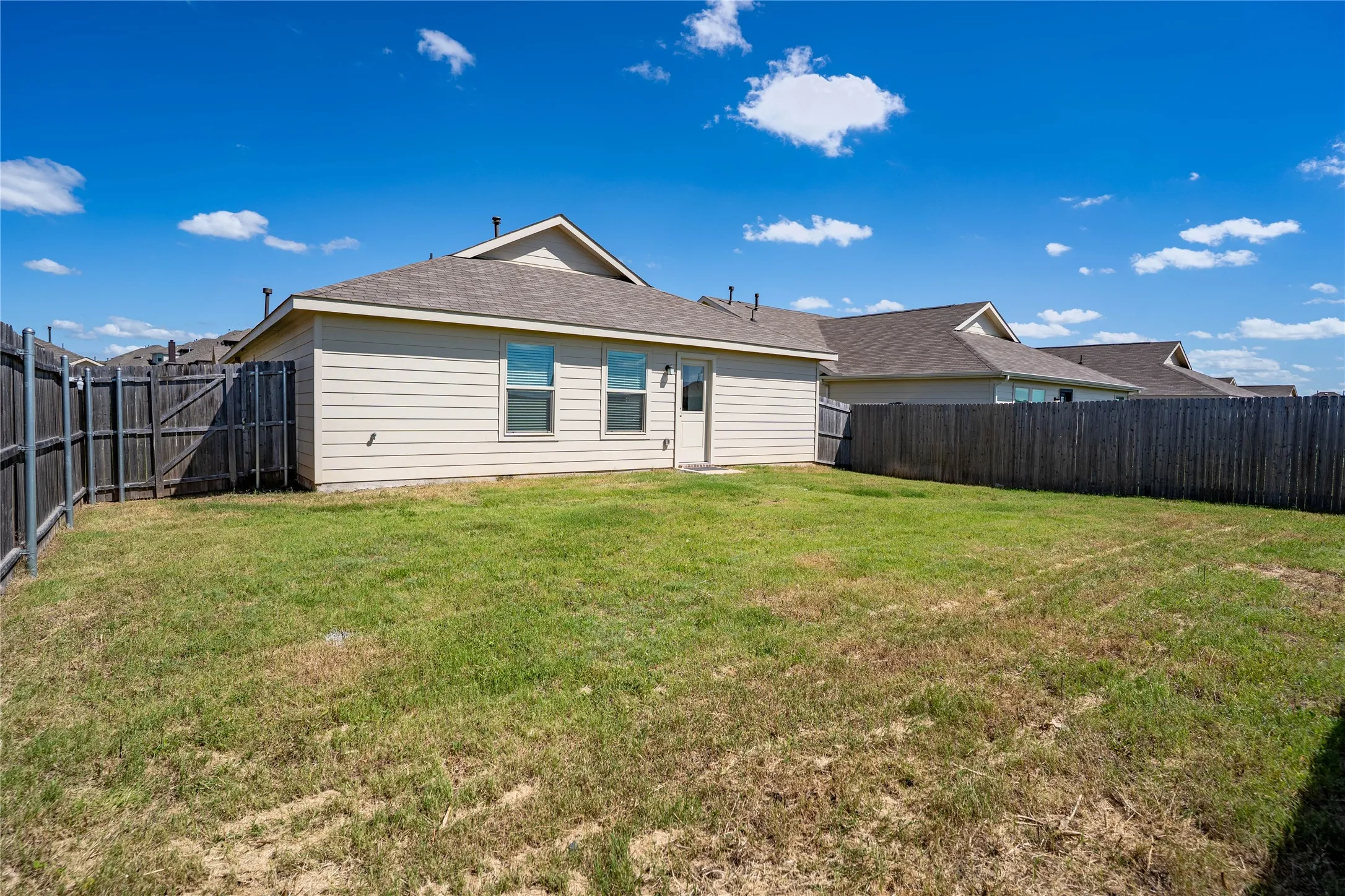 Single Family Residence For Sale in Tarrant County , 8636 Becker Avenue, Fort Worth, Texas 76123, 3 Bedroom, 2 Bathroom, 2 Garage spaces, 1,305 Sqft, built in 2023, mls#21300254, Real Estate Agent in Fort Worth, Homes For Sale in Tarrant county, Homes For Sale in Fort Worth, Realtor in Fort Worth Texas, Real Estate Brokerage Independent Realty Texas, Luminita Cordes Realtor