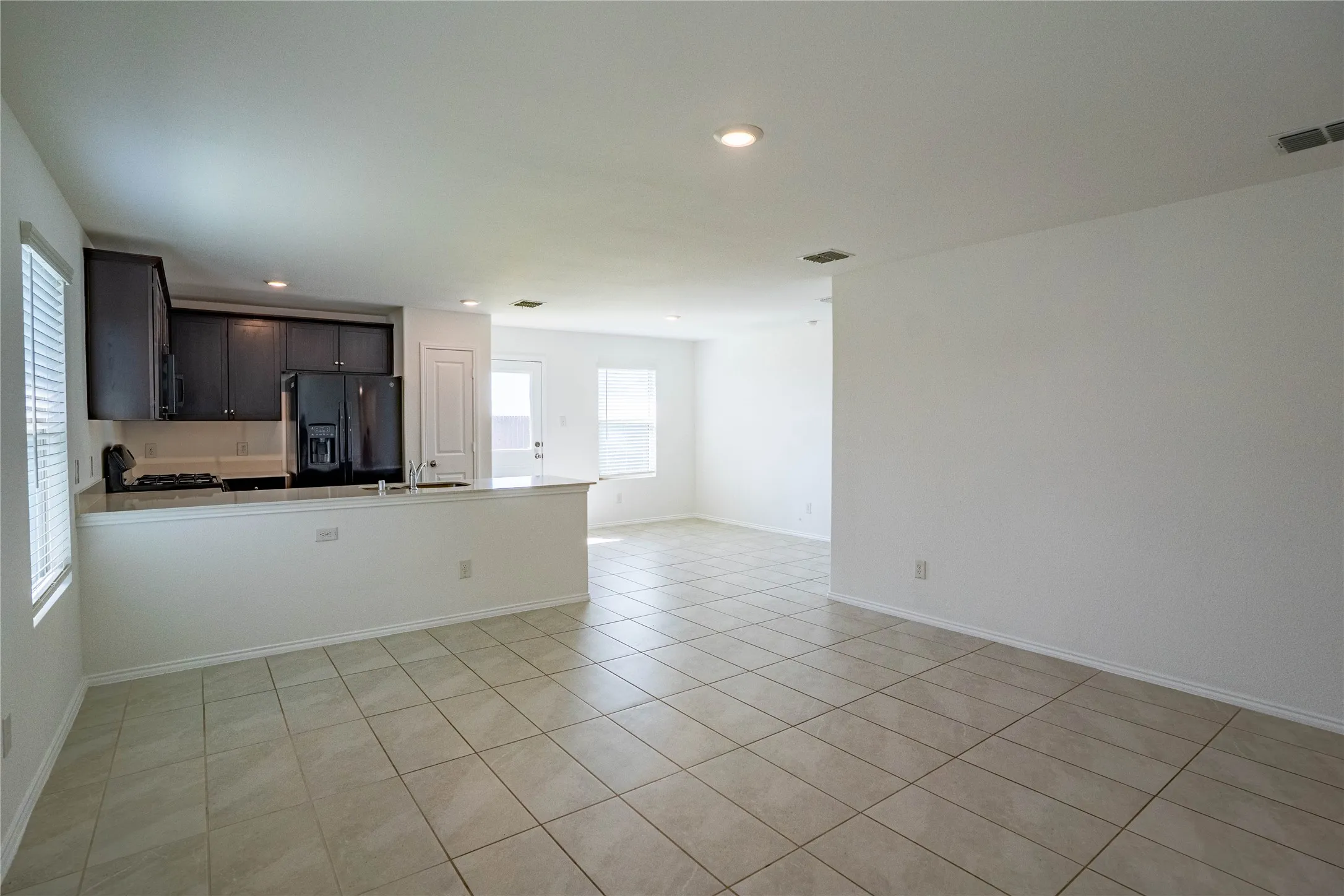 Single Family Residence For Sale in Tarrant County , 8636 Becker Avenue, Fort Worth, Texas 76123, 3 Bedroom, 2 Bathroom, 2 Garage spaces, 1,305 Sqft, built in 2023, mls#21300254, Real Estate Agent in Fort Worth, Homes For Sale in Tarrant county, Homes For Sale in Fort Worth, Realtor in Fort Worth Texas, Real Estate Brokerage Independent Realty Texas, Luminita Cordes Realtor