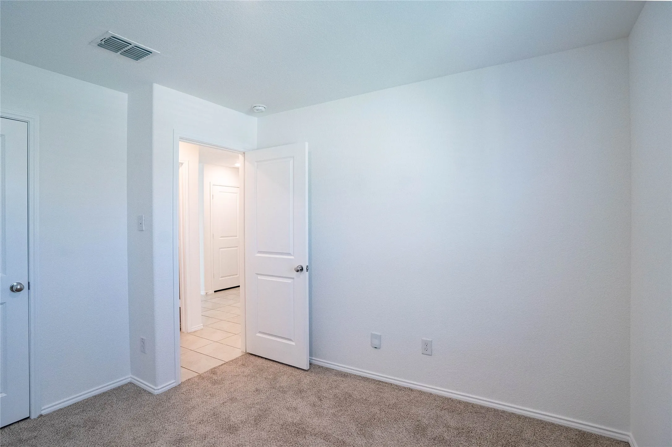 Single Family Residence For Sale in Tarrant County , 8636 Becker Avenue, Fort Worth, Texas 76123, 3 Bedroom, 2 Bathroom, 2 Garage spaces, 1,305 Sqft, built in 2023, mls#21300254, Real Estate Agent in Fort Worth, Homes For Sale in Tarrant county, Homes For Sale in Fort Worth, Realtor in Fort Worth Texas, Real Estate Brokerage Independent Realty Texas, Luminita Cordes Realtor