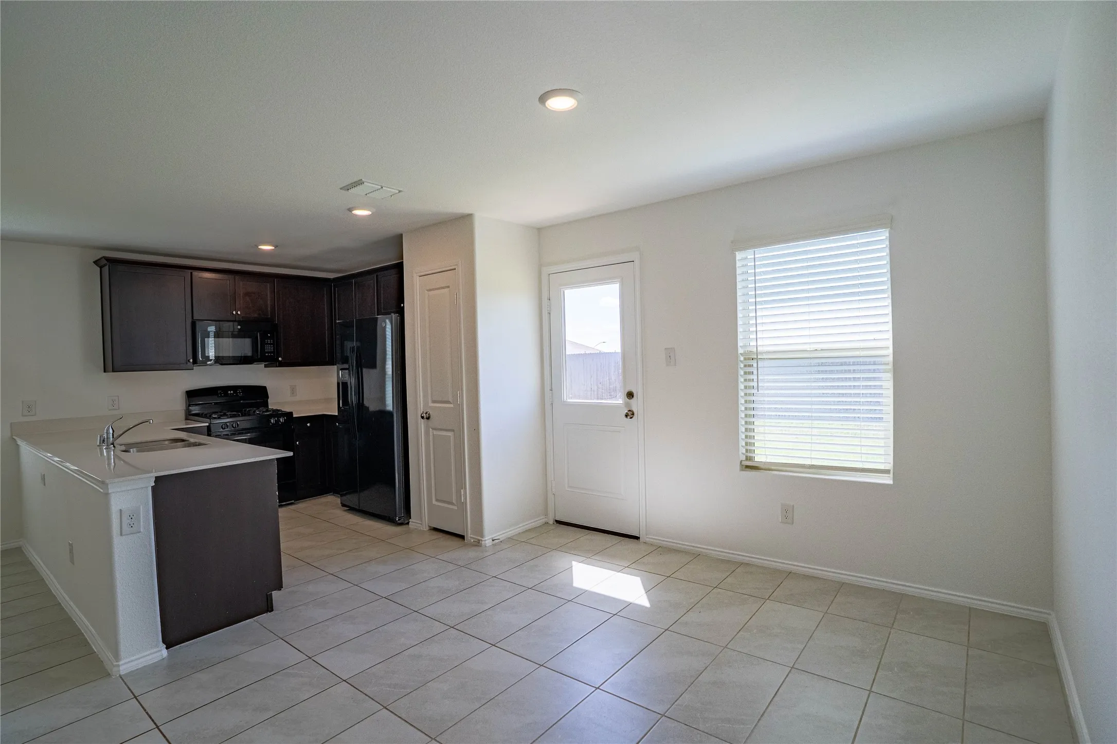 Single Family Residence For Sale in Tarrant County , 8636 Becker Avenue, Fort Worth, Texas 76123, 3 Bedroom, 2 Bathroom, 2 Garage spaces, 1,305 Sqft, built in 2023, mls#21300254, Real Estate Agent in Fort Worth, Homes For Sale in Tarrant county, Homes For Sale in Fort Worth, Realtor in Fort Worth Texas, Real Estate Brokerage Independent Realty Texas, Luminita Cordes Realtor