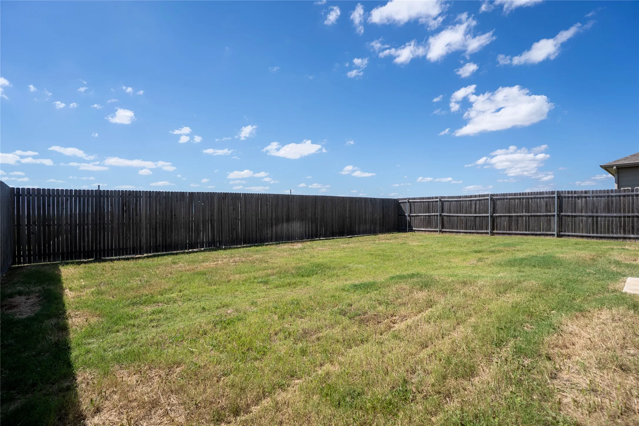 Single Family Residence For Sale in Tarrant County , 8636 Becker Avenue, Fort Worth, Texas 76123, 3 Bedroom, 2 Bathroom, 2 Garage spaces, 1,305 Sqft, built in 2023, mls#21300254, Real Estate Agent in Fort Worth, Homes For Sale in Tarrant county, Homes For Sale in Fort Worth, Realtor in Fort Worth Texas, Real Estate Brokerage Independent Realty Texas, Luminita Cordes Realtor
