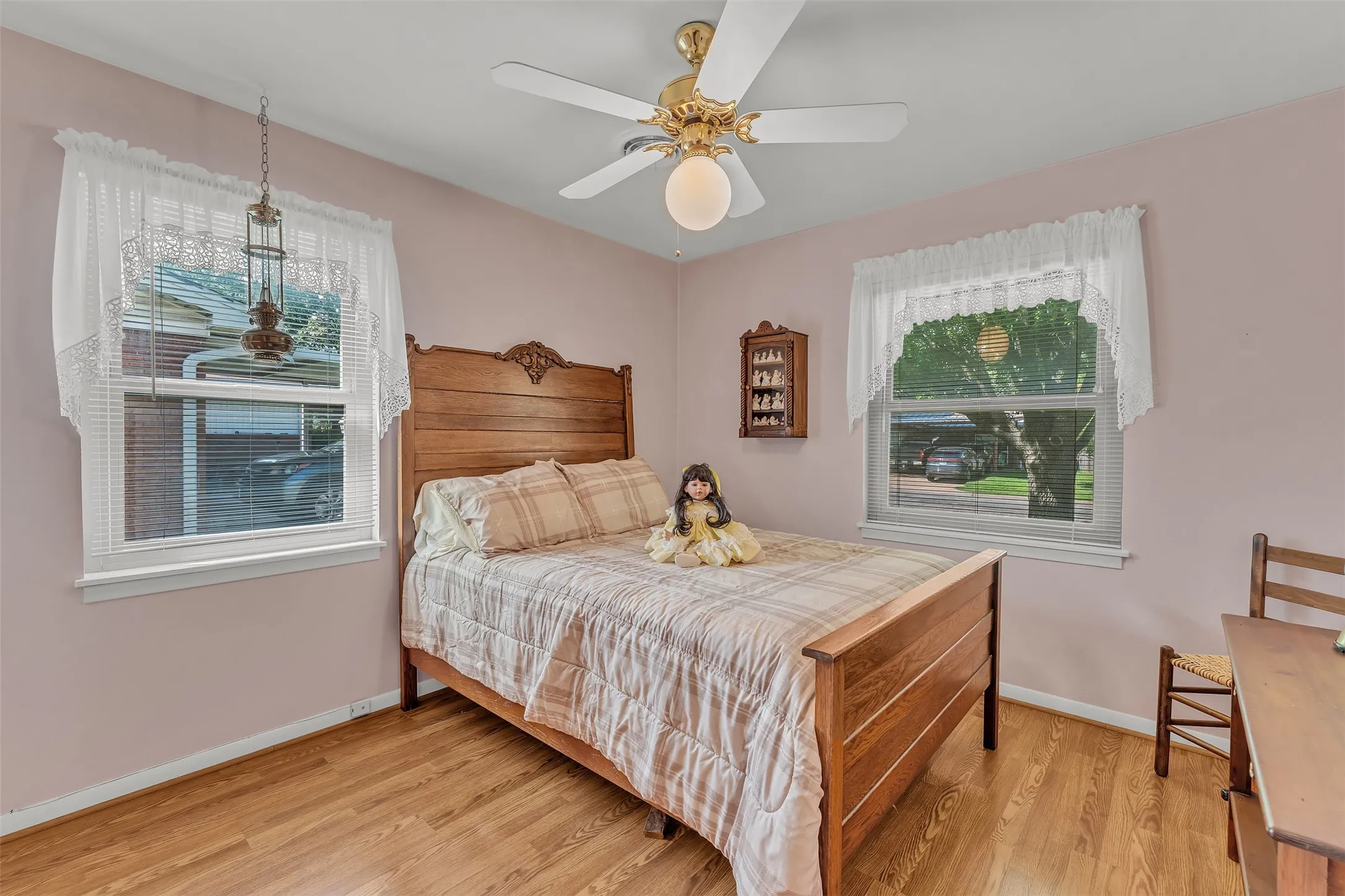 Single Family Residence For Sale in Mc Lennan County , 1325 Royal Oaks Drive, Waco, Texas 76710, 3 Bedroom, 2 Bathroom, 2 Garage spaces, 1,168 Sqft, built in 1959, mls#21300036, Real Estate Agent in Waco, Homes For Sale in Mc Lennan county, Homes For Sale in Waco, Realtor in Waco Texas, Real Estate Brokerage Independent Realty Texas, Luminita Cordes Realtor