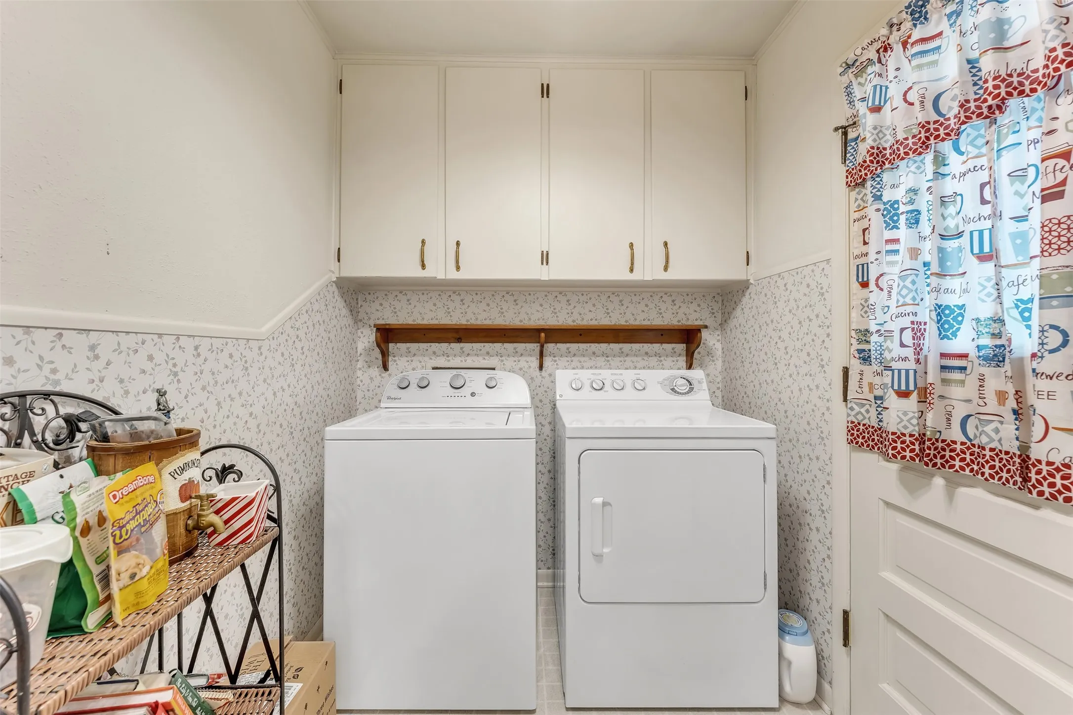 Single Family Residence For Sale in Mc Lennan County , 1325 Royal Oaks Drive, Waco, Texas 76710, 3 Bedroom, 2 Bathroom, 2 Garage spaces, 1,168 Sqft, built in 1959, mls#21300036, Real Estate Agent in Waco, Homes For Sale in Mc Lennan county, Homes For Sale in Waco, Realtor in Waco Texas, Real Estate Brokerage Independent Realty Texas, Luminita Cordes Realtor