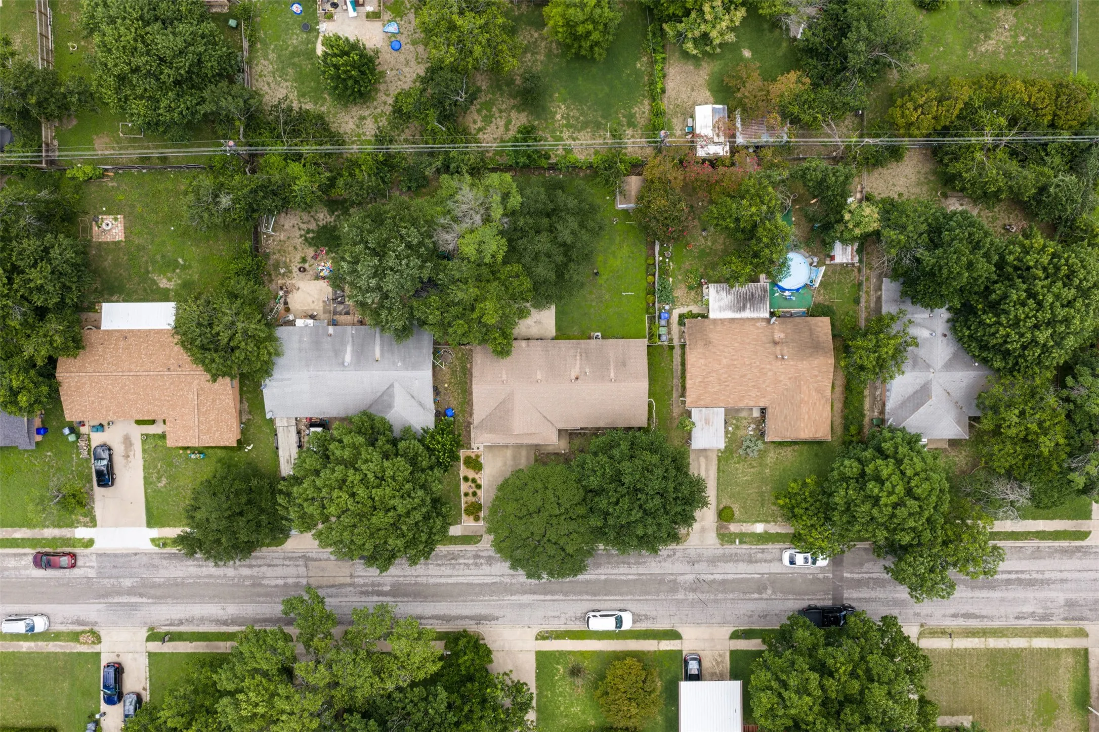 Single Family Residence For Sale in Mc Lennan County , 1325 Royal Oaks Drive, Waco, Texas 76710, 3 Bedroom, 2 Bathroom, 2 Garage spaces, 1,168 Sqft, built in 1959, mls#21300036, Real Estate Agent in Waco, Homes For Sale in Mc Lennan county, Homes For Sale in Waco, Realtor in Waco Texas, Real Estate Brokerage Independent Realty Texas, Luminita Cordes Realtor