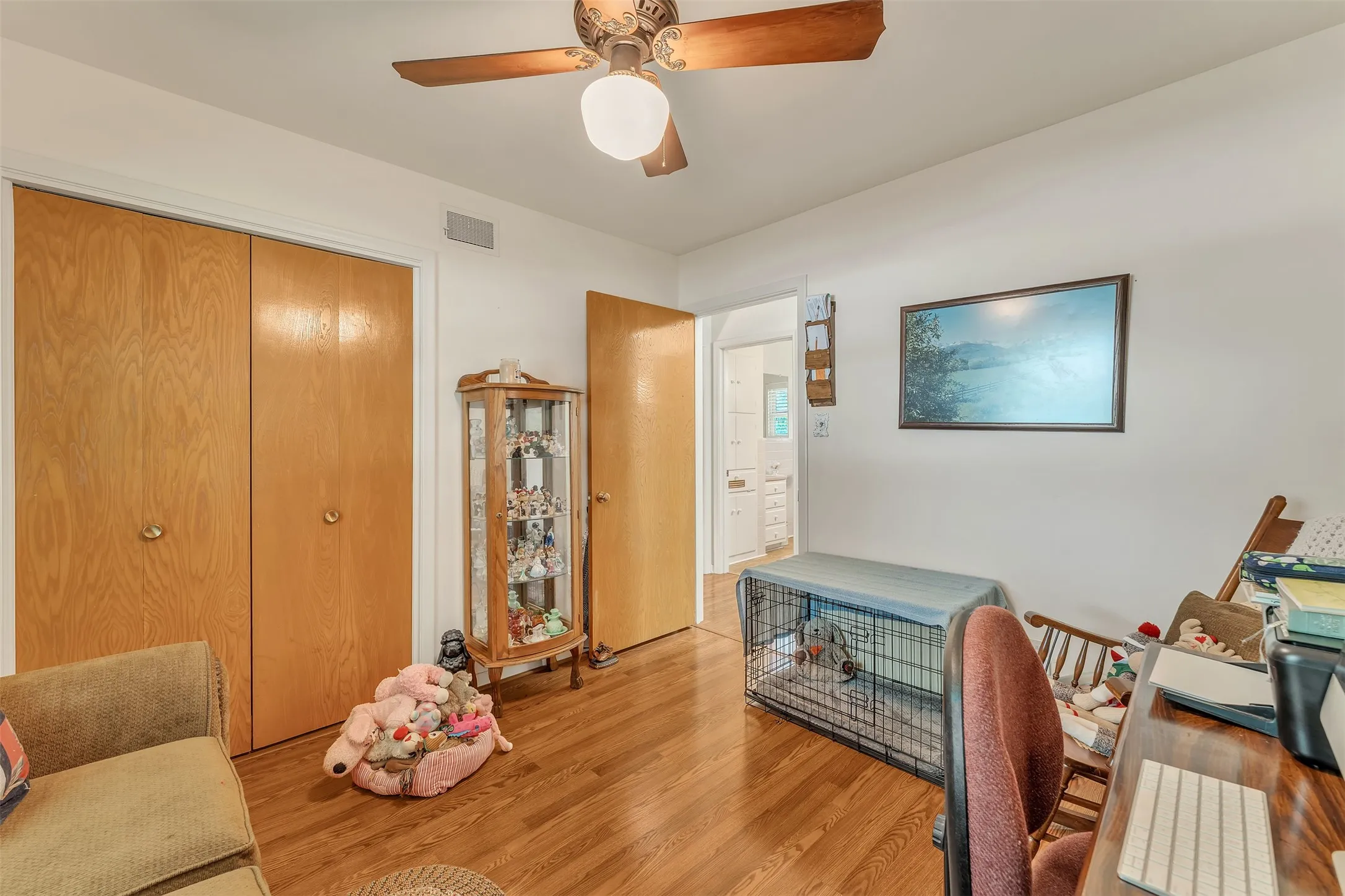 Single Family Residence For Sale in Mc Lennan County , 1325 Royal Oaks Drive, Waco, Texas 76710, 3 Bedroom, 2 Bathroom, 2 Garage spaces, 1,168 Sqft, built in 1959, mls#21300036, Real Estate Agent in Waco, Homes For Sale in Mc Lennan county, Homes For Sale in Waco, Realtor in Waco Texas, Real Estate Brokerage Independent Realty Texas, Luminita Cordes Realtor