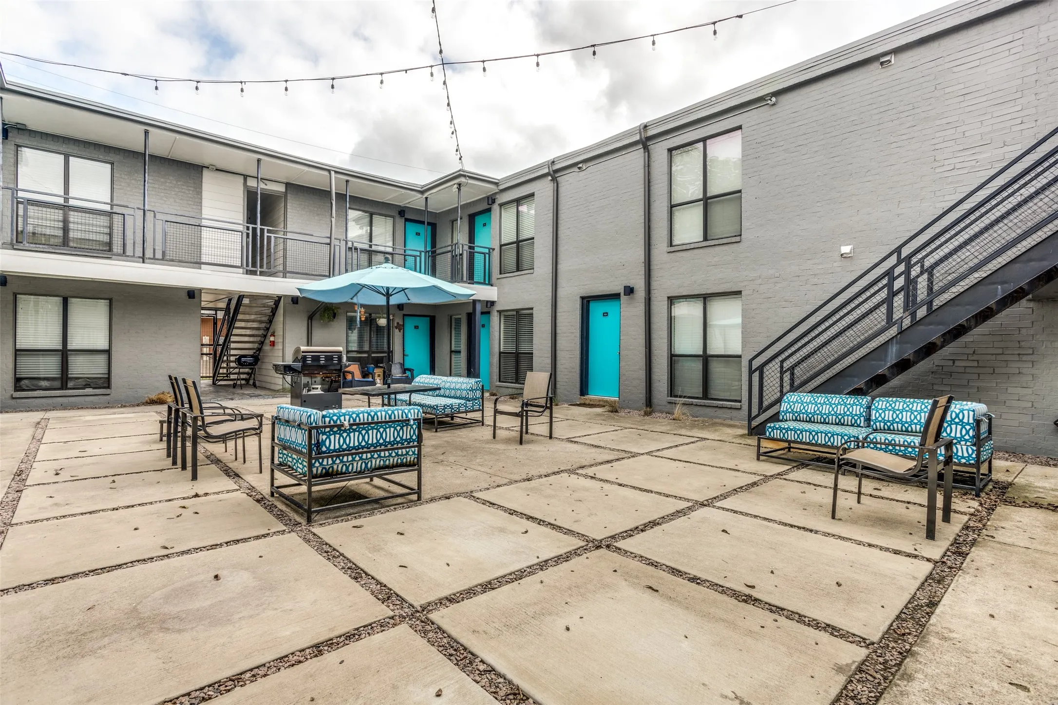 Apartment For Rent in Dallas County , 2106 Bennett Avenue 210, Dallas, Texas 75206, 1 Bedroom, 1 Bathroom, Garage spaces, 655 Sqft, built in 1977, mls#21300486, Real Estate Agent in Dallas, Homes For Rent in Dallas county, Homes For Rent in Dallas, Realtor in Dallas Texas, Real Estate Brokerage Independent Realty Texas, Luminita Cordes Realtor