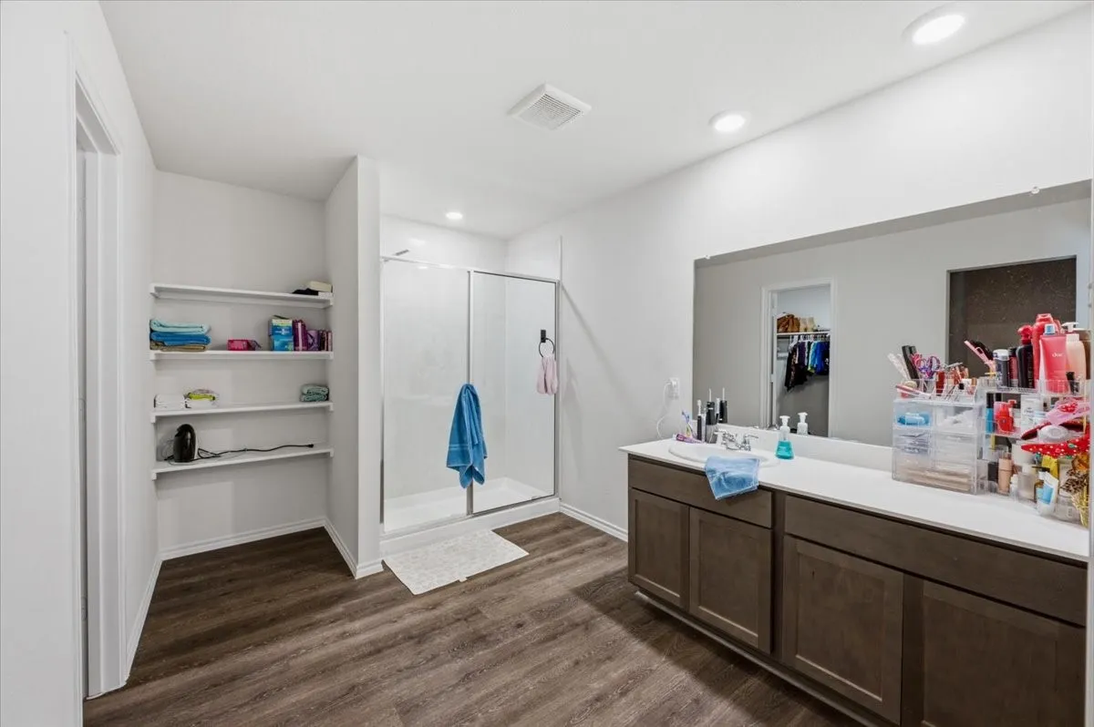 Single Family Residence For Sale in Ellis County , 279 Thoroughbred Street, Waxahachie, Texas 75165, 4 Bedroom, 3 Bathroom, 2 Garage spaces, 2,081 Sqft, built in 2022, mls#21300492, Real Estate Agent in Waxahachie, Homes For Sale in Ellis county, Homes For Sale in Waxahachie, Realtor in Waxahachie Texas, Real Estate Brokerage Independent Realty Texas, Luminita Cordes Realtor