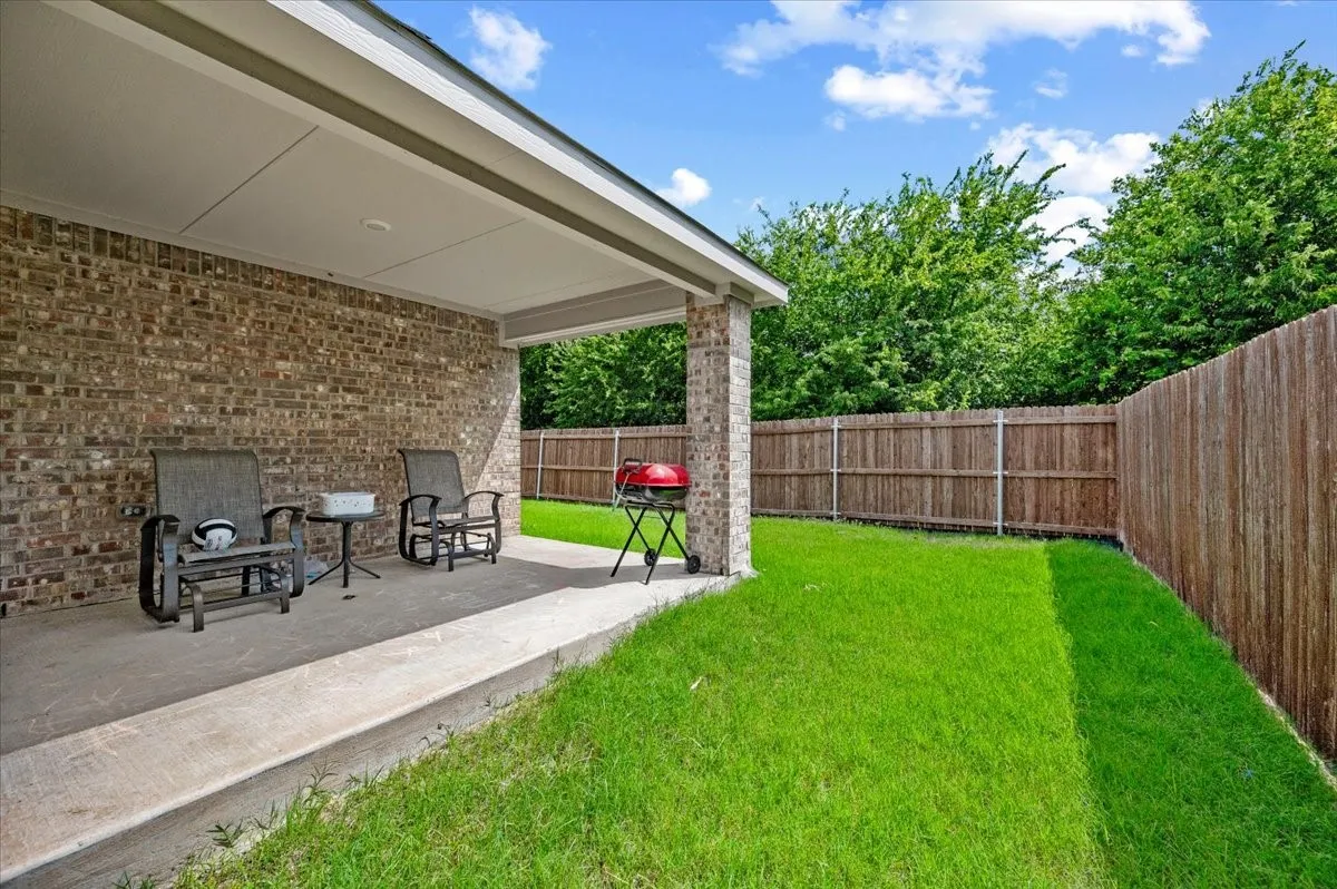 Single Family Residence For Sale in Ellis County , 279 Thoroughbred Street, Waxahachie, Texas 75165, 4 Bedroom, 3 Bathroom, 2 Garage spaces, 2,081 Sqft, built in 2022, mls#21300492, Real Estate Agent in Waxahachie, Homes For Sale in Ellis county, Homes For Sale in Waxahachie, Realtor in Waxahachie Texas, Real Estate Brokerage Independent Realty Texas, Luminita Cordes Realtor