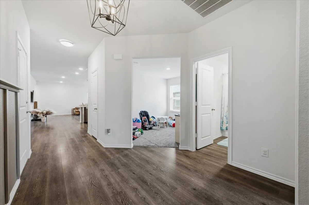 Single Family Residence For Sale in Ellis County , 279 Thoroughbred Street, Waxahachie, Texas 75165, 4 Bedroom, 3 Bathroom, 2 Garage spaces, 2,081 Sqft, built in 2022, mls#21300492, Real Estate Agent in Waxahachie, Homes For Sale in Ellis county, Homes For Sale in Waxahachie, Realtor in Waxahachie Texas, Real Estate Brokerage Independent Realty Texas, Luminita Cordes Realtor