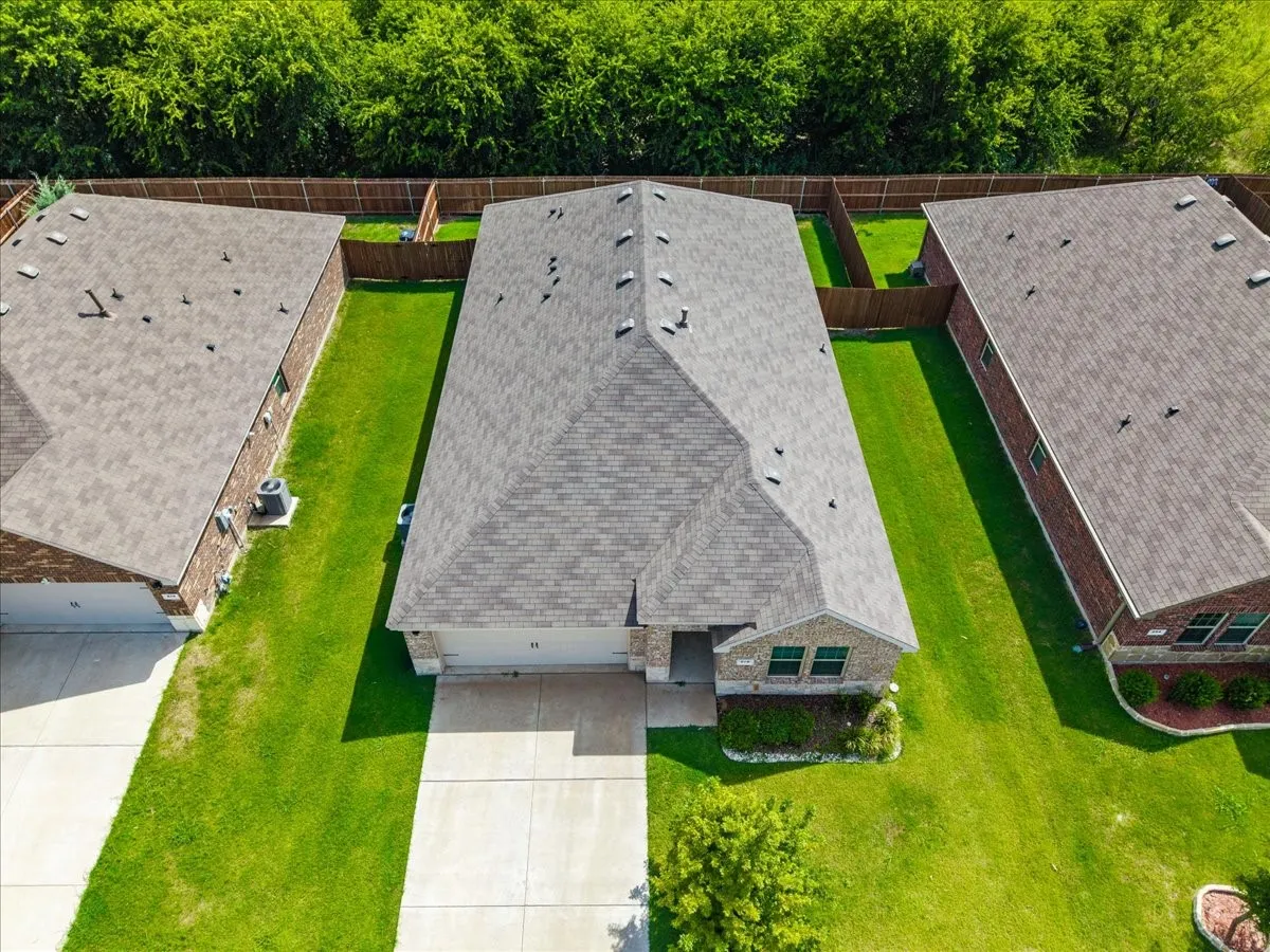Single Family Residence For Sale in Ellis County , 279 Thoroughbred Street, Waxahachie, Texas 75165, 4 Bedroom, 3 Bathroom, 2 Garage spaces, 2,081 Sqft, built in 2022, mls#21300492, Real Estate Agent in Waxahachie, Homes For Sale in Ellis county, Homes For Sale in Waxahachie, Realtor in Waxahachie Texas, Real Estate Brokerage Independent Realty Texas, Luminita Cordes Realtor