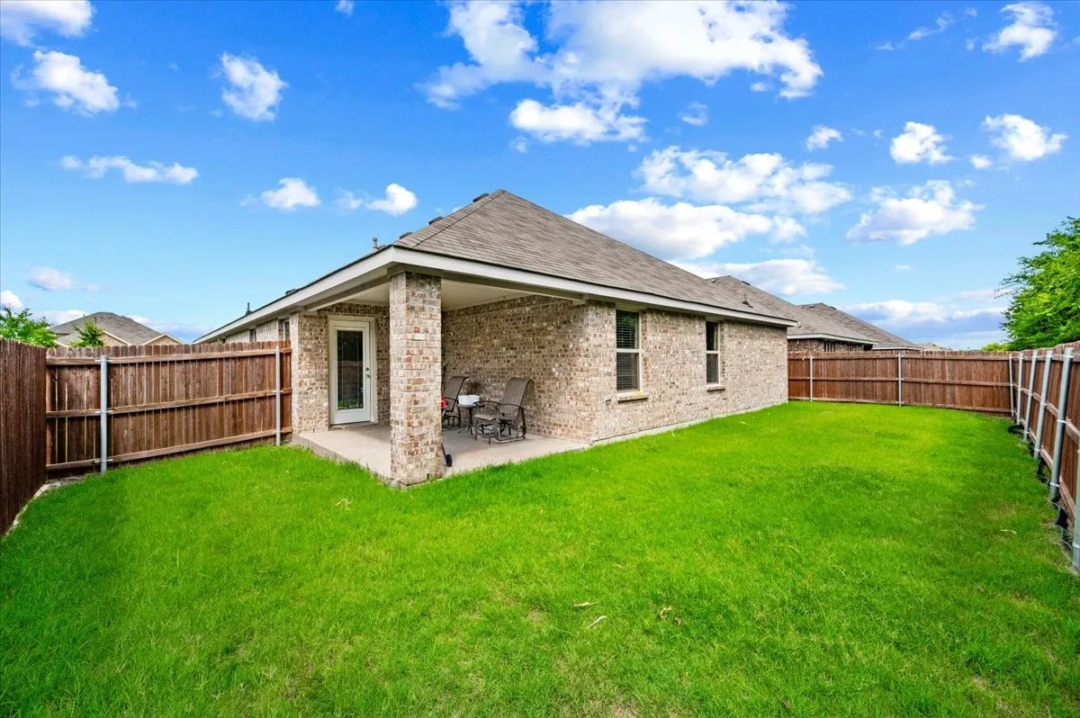 Single Family Residence For Sale in Ellis County , 279 Thoroughbred Street, Waxahachie, Texas 75165, 4 Bedroom, 3 Bathroom, 2 Garage spaces, 2,081 Sqft, built in 2022, mls#21300492, Real Estate Agent in Waxahachie, Homes For Sale in Ellis county, Homes For Sale in Waxahachie, Realtor in Waxahachie Texas, Real Estate Brokerage Independent Realty Texas, Luminita Cordes Realtor