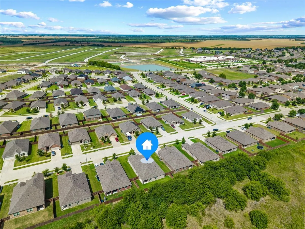 Single Family Residence For Sale in Ellis County , 279 Thoroughbred Street, Waxahachie, Texas 75165, 4 Bedroom, 3 Bathroom, 2 Garage spaces, 2,081 Sqft, built in 2022, mls#21300492, Real Estate Agent in Waxahachie, Homes For Sale in Ellis county, Homes For Sale in Waxahachie, Realtor in Waxahachie Texas, Real Estate Brokerage Independent Realty Texas, Luminita Cordes Realtor