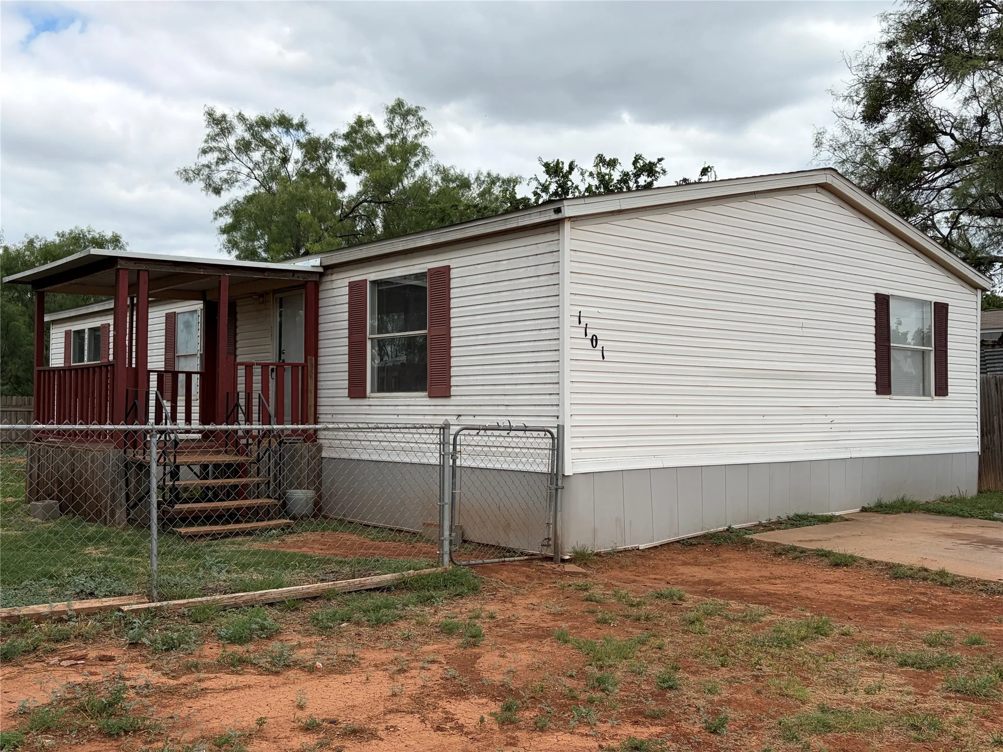 Mobile Home For Rent in Taylor County , 1101 Plaza Street, Abilene, Texas 79603, 3 Bedroom, 2 Bathroom, Garage spaces, 1,344 Sqft, built in 1999, mls#21300502, Real Estate Agent in Abilene, Homes For Rent in Taylor county, Homes For Rent in Abilene, Realtor in Abilene Texas, Real Estate Brokerage Independent Realty Texas, Luminita Cordes Realtor