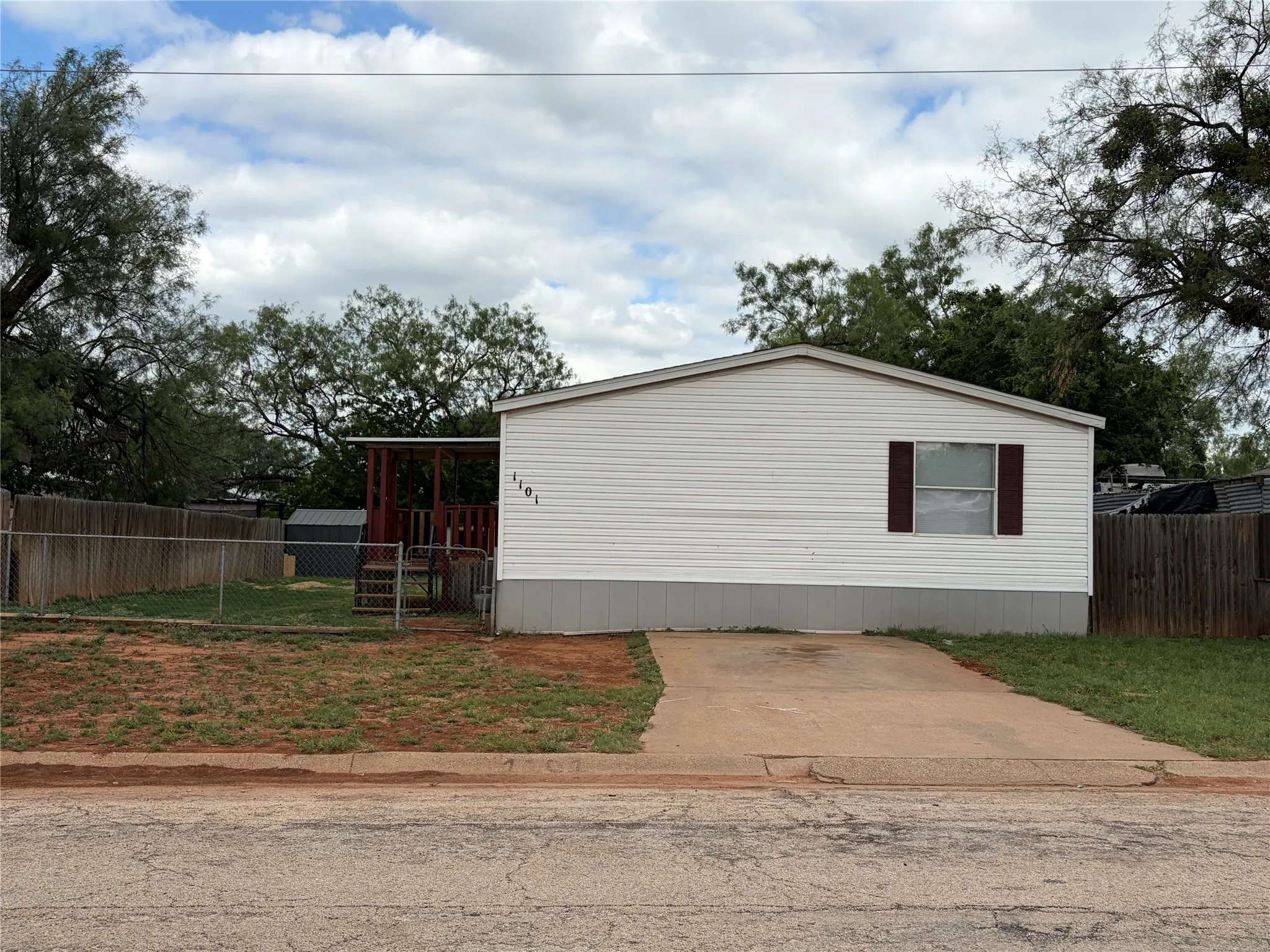 Mobile Home For Rent in Taylor County , 1101 Plaza Street, Abilene, Texas 79603, 3 Bedroom, 2 Bathroom, Garage spaces, 1,344 Sqft, built in 1999, mls#21300502, Real Estate Agent in Abilene, Homes For Rent in Taylor county, Homes For Rent in Abilene, Realtor in Abilene Texas, Real Estate Brokerage Independent Realty Texas, Luminita Cordes Realtor