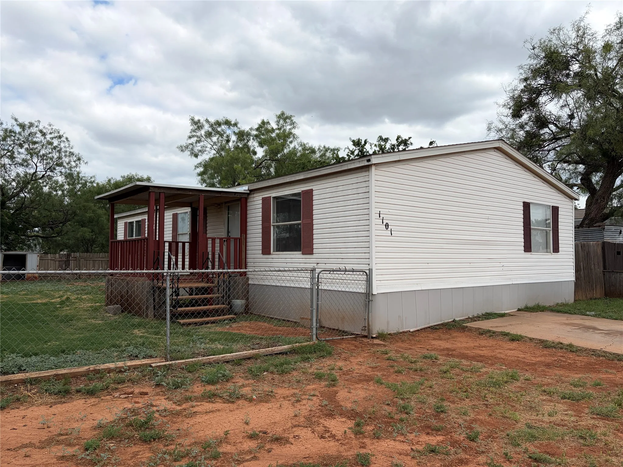Mobile Home For Rent in Taylor County , 1101 Plaza Street, Abilene, Texas 79603, 3 Bedroom, 2 Bathroom, Garage spaces, 1,344 Sqft, built in 1999, mls#21300502, Real Estate Agent in Abilene, Homes For Rent in Taylor county, Homes For Rent in Abilene, Realtor in Abilene Texas, Real Estate Brokerage Independent Realty Texas, Luminita Cordes Realtor
