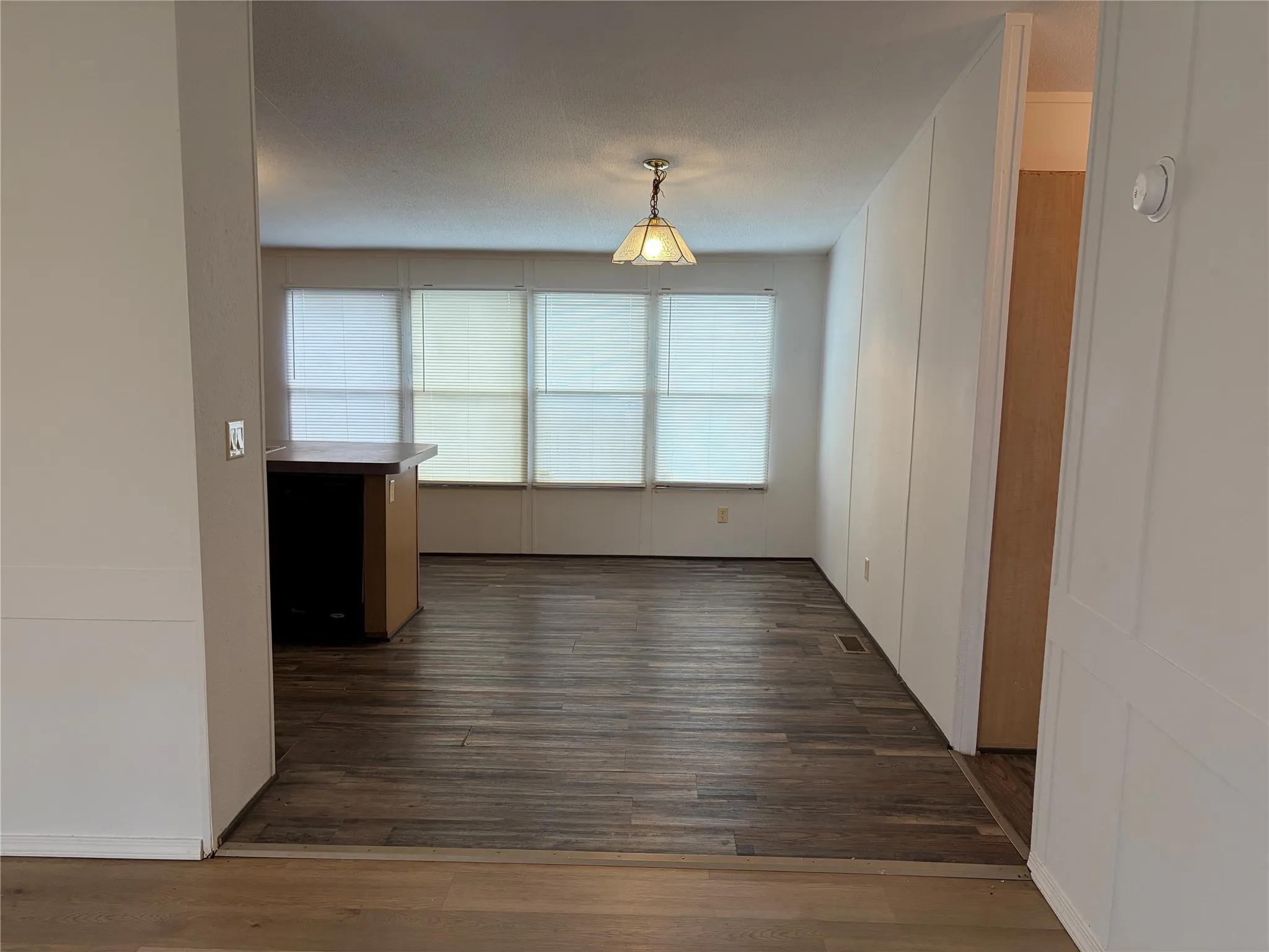 Mobile Home For Rent in Taylor County , 1101 Plaza Street, Abilene, Texas 79603, 3 Bedroom, 2 Bathroom, Garage spaces, 1,344 Sqft, built in 1999, mls#21300502, Real Estate Agent in Abilene, Homes For Rent in Taylor county, Homes For Rent in Abilene, Realtor in Abilene Texas, Real Estate Brokerage Independent Realty Texas, Luminita Cordes Realtor