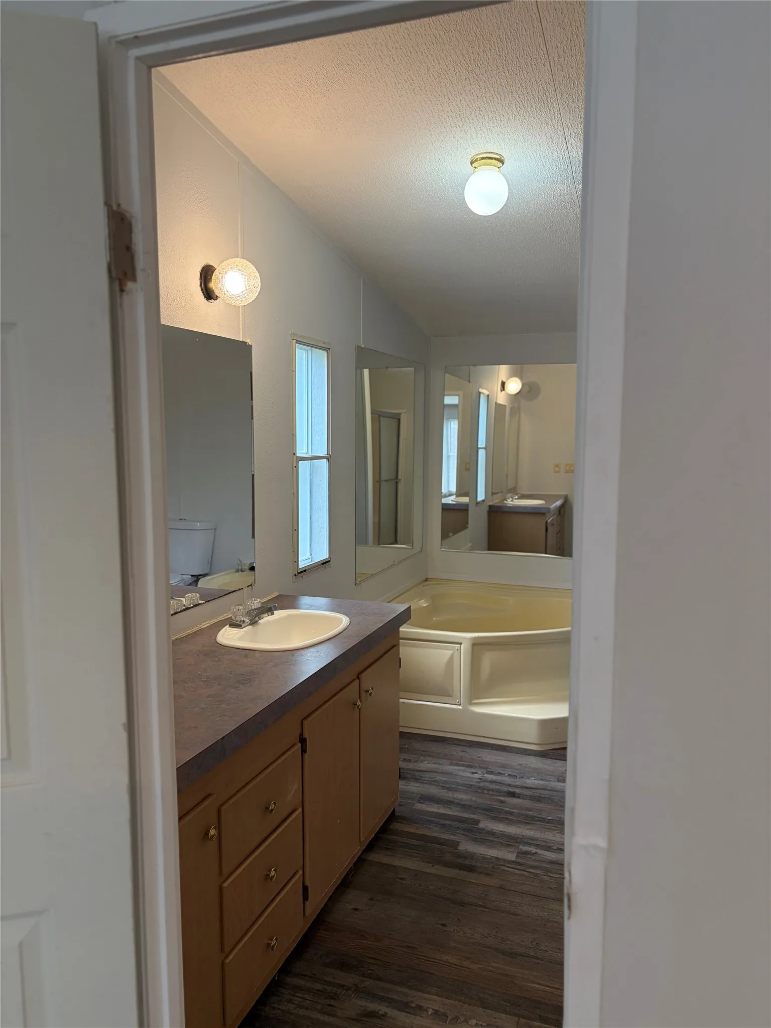 Mobile Home For Rent in Taylor County , 1101 Plaza Street, Abilene, Texas 79603, 3 Bedroom, 2 Bathroom, Garage spaces, 1,344 Sqft, built in 1999, mls#21300502, Real Estate Agent in Abilene, Homes For Rent in Taylor county, Homes For Rent in Abilene, Realtor in Abilene Texas, Real Estate Brokerage Independent Realty Texas, Luminita Cordes Realtor