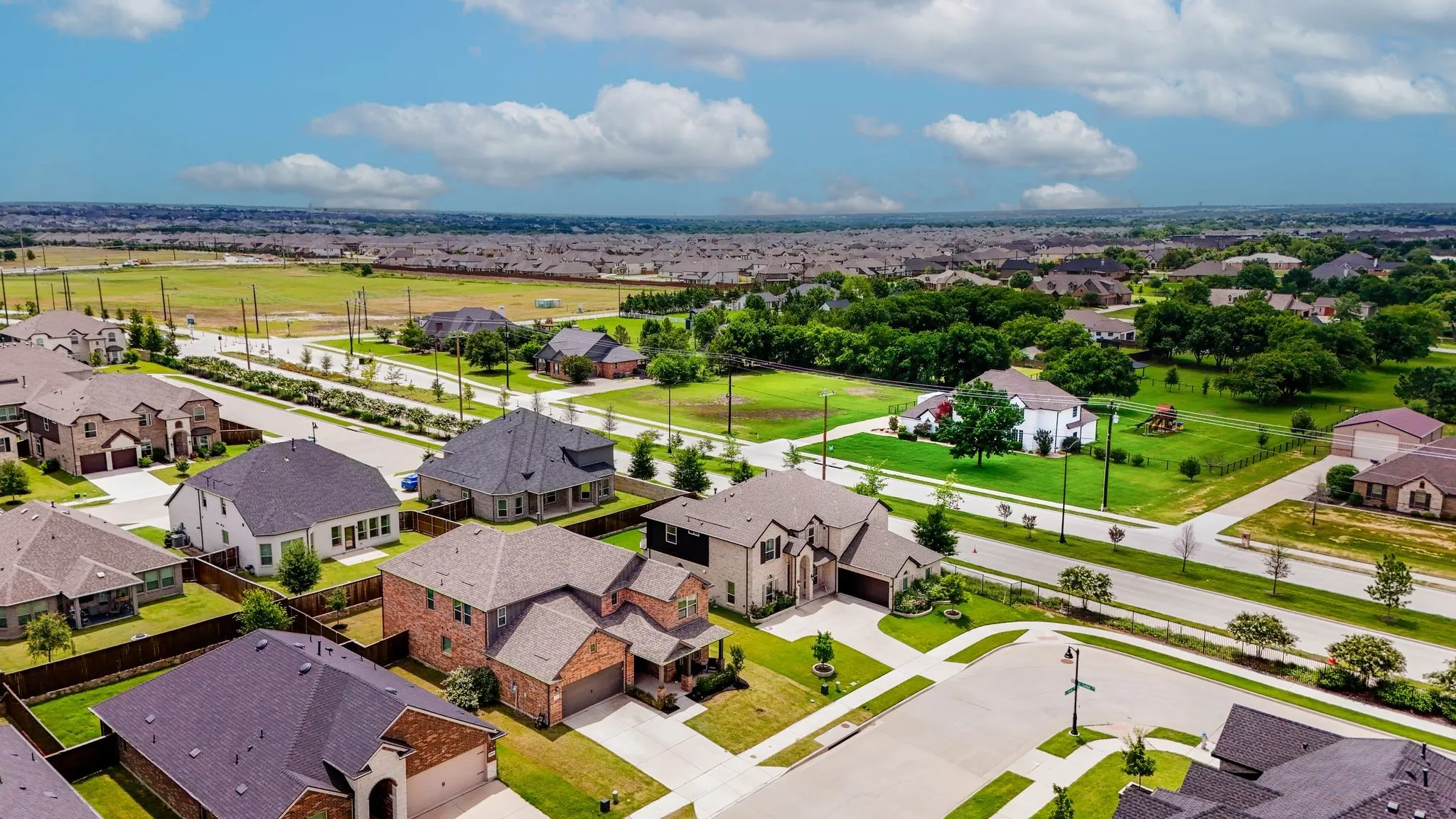 Single Family Residence For Sale in Collin County , 3324 Peacock Lane, Celina, Texas 75009, 5 Bedroom, 4 Bathroom, 2 Garage spaces, 3,208 Sqft, built in 2021, mls#21300505, Real Estate Agent in Celina, Homes For Sale in Collin county, Homes For Sale in Celina, Realtor in Celina Texas, Real Estate Brokerage Independent Realty Texas, Luminita Cordes Realtor