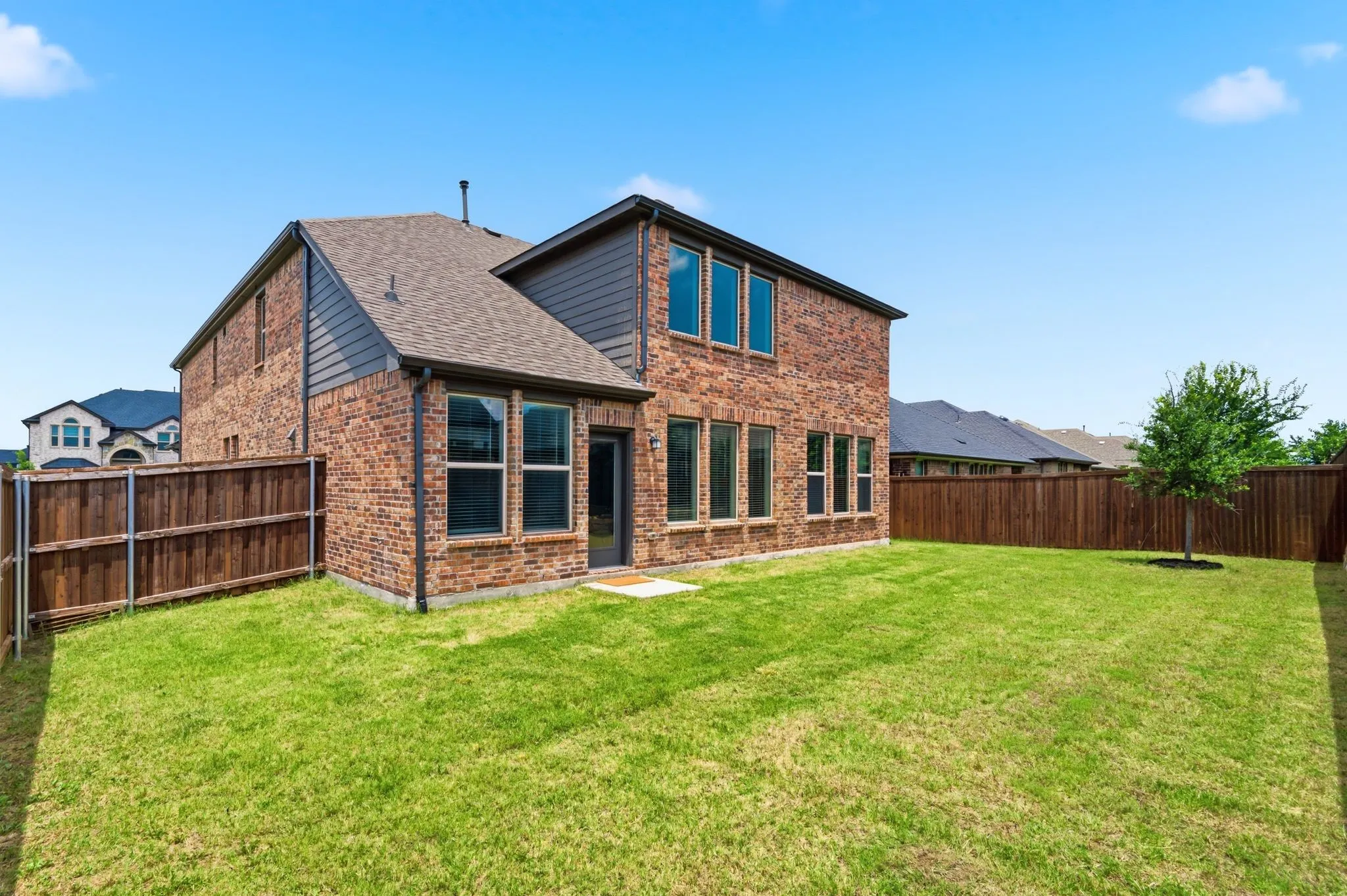 Single Family Residence For Sale in Collin County , 3324 Peacock Lane, Celina, Texas 75009, 5 Bedroom, 4 Bathroom, 2 Garage spaces, 3,208 Sqft, built in 2021, mls#21300505, Real Estate Agent in Celina, Homes For Sale in Collin county, Homes For Sale in Celina, Realtor in Celina Texas, Real Estate Brokerage Independent Realty Texas, Luminita Cordes Realtor