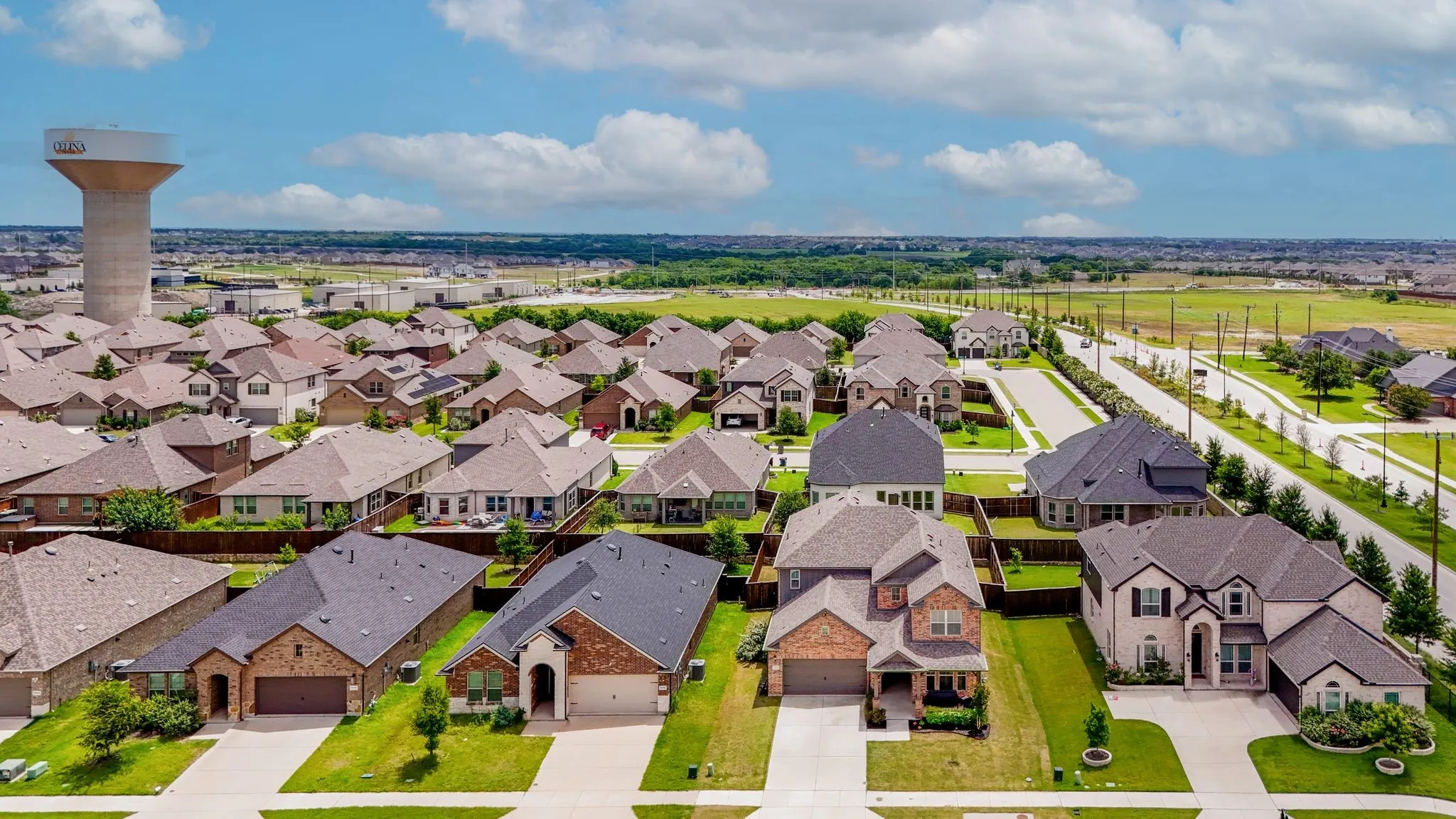 Single Family Residence For Sale in Collin County , 3324 Peacock Lane, Celina, Texas 75009, 5 Bedroom, 4 Bathroom, 2 Garage spaces, 3,208 Sqft, built in 2021, mls#21300505, Real Estate Agent in Celina, Homes For Sale in Collin county, Homes For Sale in Celina, Realtor in Celina Texas, Real Estate Brokerage Independent Realty Texas, Luminita Cordes Realtor