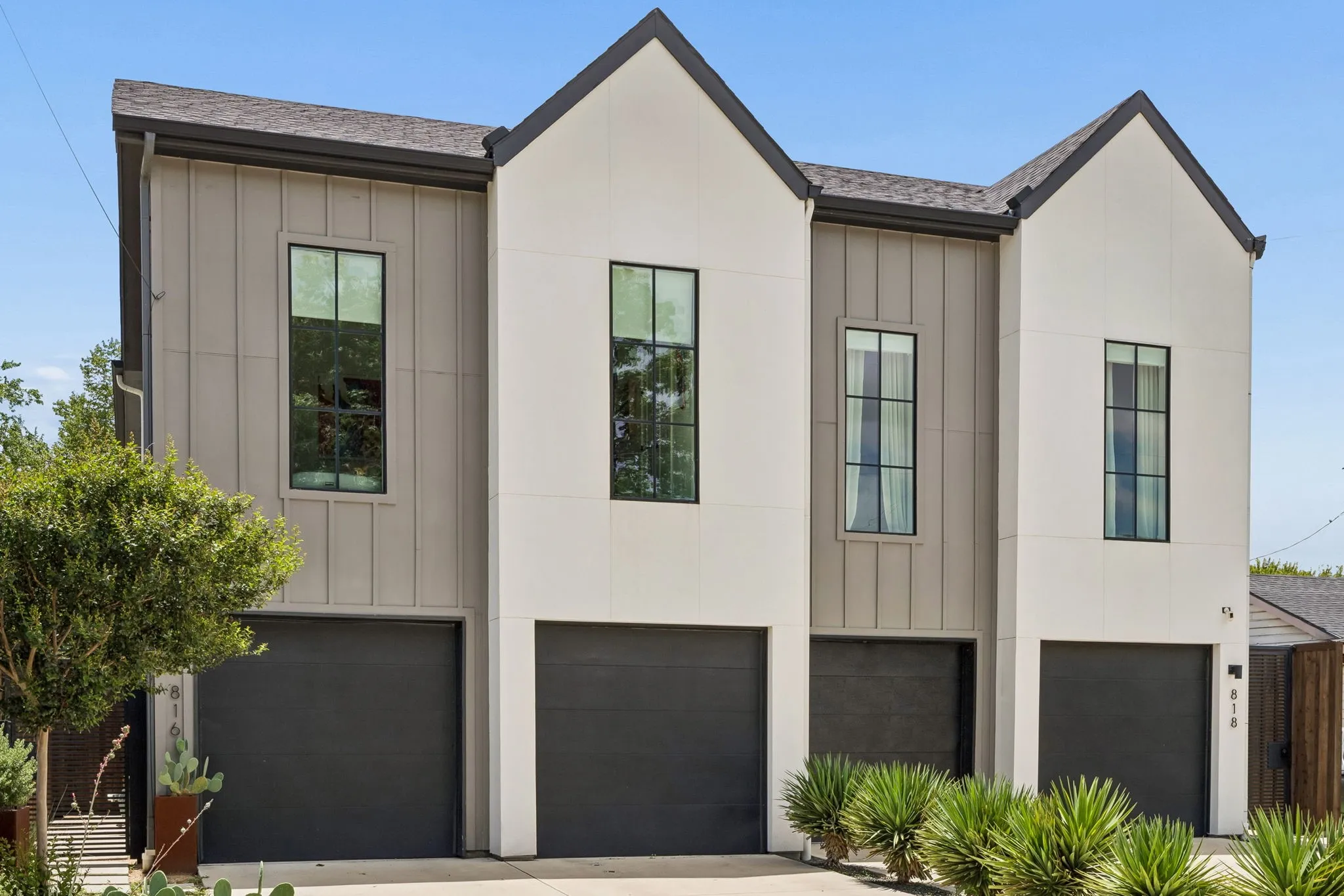 Single Family Residence For Sale in Dallas County , 818 Muncie Avenue, Dallas, Texas 75212, 3 Bedroom, 3 Bathroom, 2 Garage spaces, 2,177 Sqft, built in 2023, mls#21300447, Real Estate Agent in Dallas, Homes For Sale in Dallas county, Homes For Sale in Dallas, Realtor in Dallas Texas, Real Estate Brokerage Independent Realty Texas, Luminita Cordes Realtor
