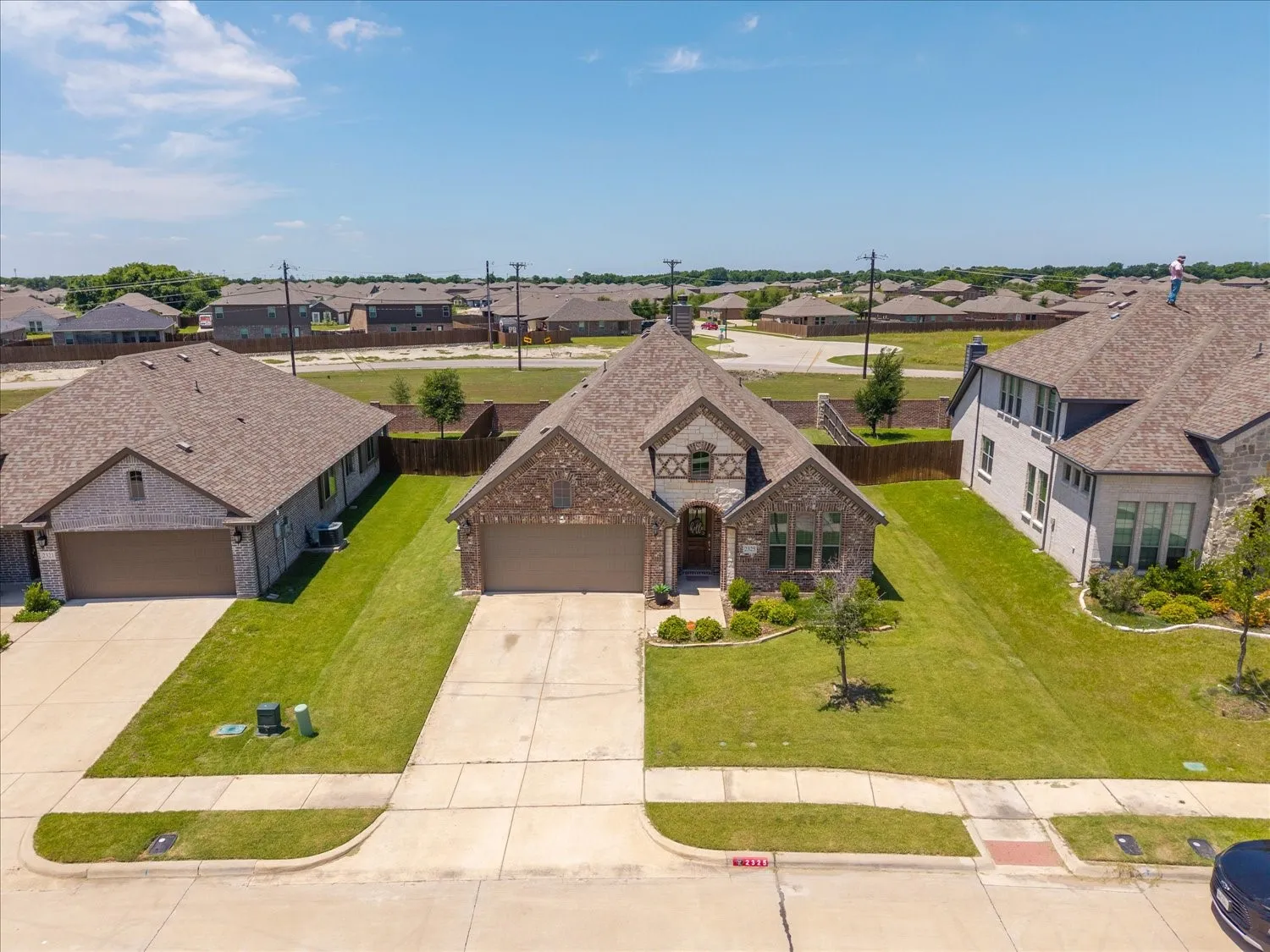 Single Family Residence For Sale in Collin County , 2325 Cambridge Avenue, Anna, Texas 75409, 3 Bedroom, 2 Bathroom, 2 Garage spaces, 1,964 Sqft, built in 2021, mls#21288731, Real Estate Agent in Anna, Homes For Sale in Collin county, Homes For Sale in Anna, Realtor in Anna Texas, Real Estate Brokerage Independent Realty Texas, Luminita Cordes Realtor
