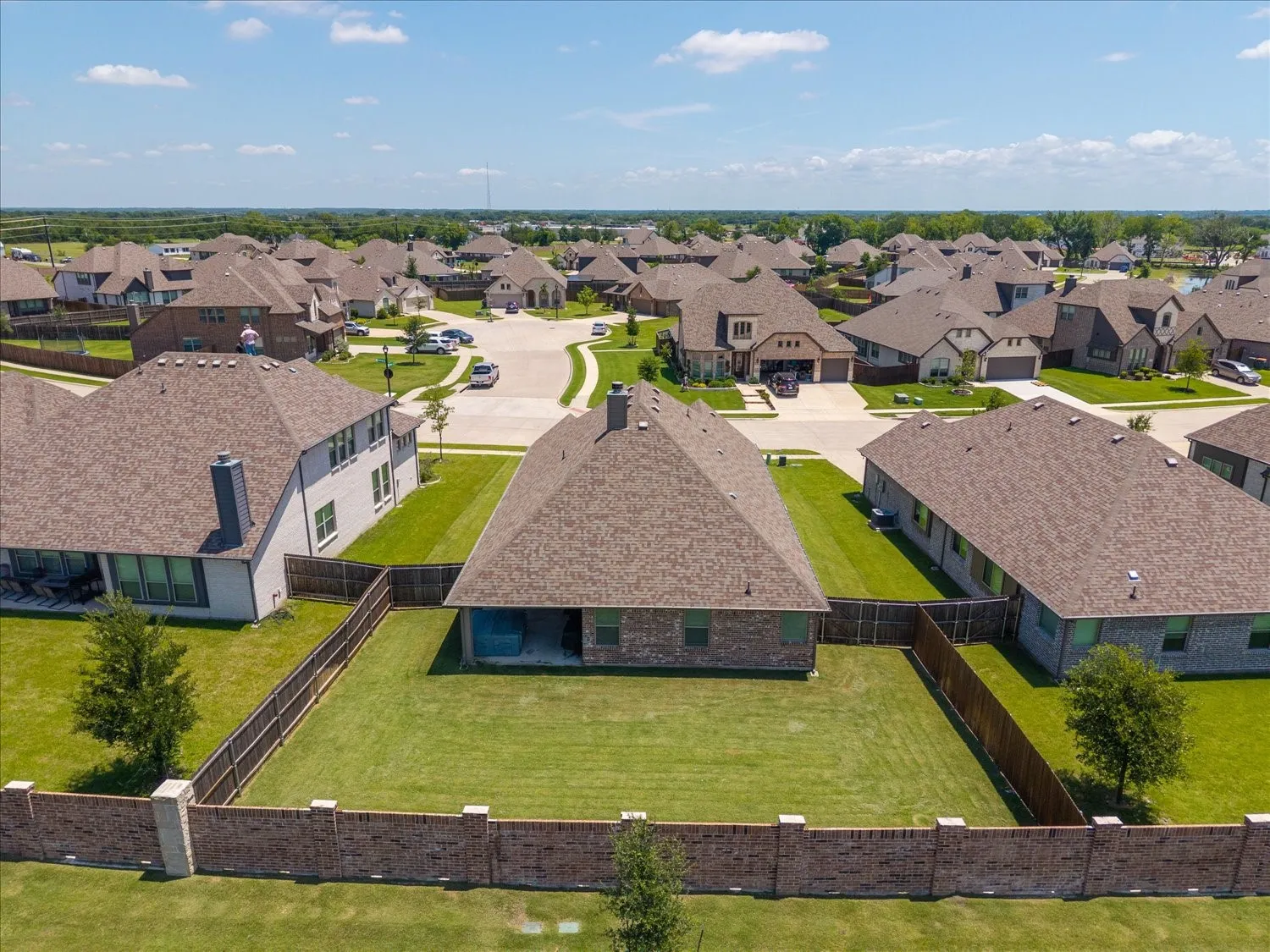Single Family Residence For Sale in Collin County , 2325 Cambridge Avenue, Anna, Texas 75409, 3 Bedroom, 2 Bathroom, 2 Garage spaces, 1,964 Sqft, built in 2021, mls#21288731, Real Estate Agent in Anna, Homes For Sale in Collin county, Homes For Sale in Anna, Realtor in Anna Texas, Real Estate Brokerage Independent Realty Texas, Luminita Cordes Realtor