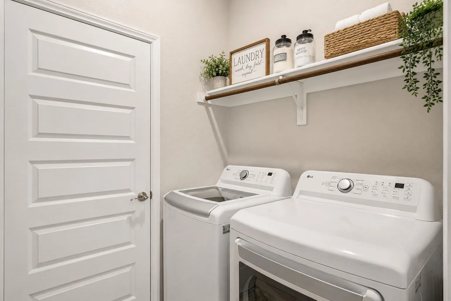 Single Family Residence For Sale in Collin County , 2325 Cambridge Avenue, Anna, Texas 75409, 3 Bedroom, 2 Bathroom, 2 Garage spaces, 1,964 Sqft, built in 2021, mls#21288731, Real Estate Agent in Anna, Homes For Sale in Collin county, Homes For Sale in Anna, Realtor in Anna Texas, Real Estate Brokerage Independent Realty Texas, Luminita Cordes Realtor