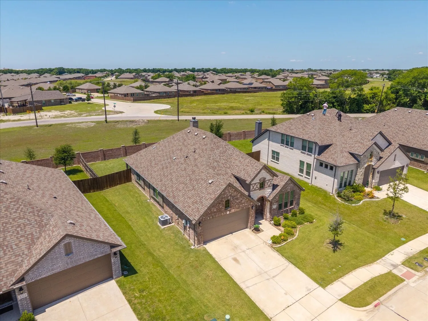 Single Family Residence For Sale in Collin County , 2325 Cambridge Avenue, Anna, Texas 75409, 3 Bedroom, 2 Bathroom, 2 Garage spaces, 1,964 Sqft, built in 2021, mls#21288731, Real Estate Agent in Anna, Homes For Sale in Collin county, Homes For Sale in Anna, Realtor in Anna Texas, Real Estate Brokerage Independent Realty Texas, Luminita Cordes Realtor