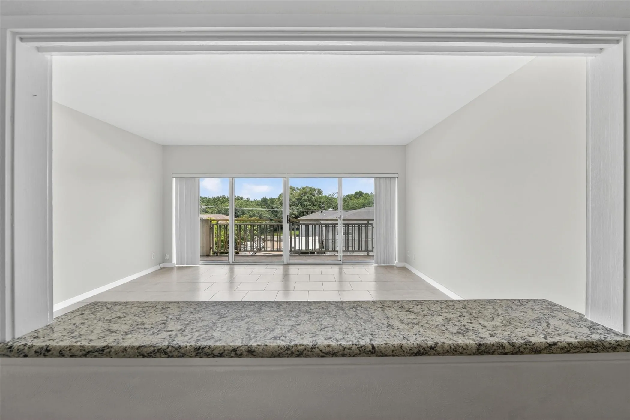 Condominium For Sale in Dallas County , 6211 W Northwest Highway G312, Dallas, Texas 75225, 1 Bedroom, 1 Bathroom, 1 Garage spaces, 710 Sqft, built in 1966, mls#21300146, Real Estate Agent in Dallas, Homes For Sale in Dallas county, Homes For Sale in Dallas, Realtor in Dallas Texas, Real Estate Brokerage Independent Realty Texas, Luminita Cordes Realtor