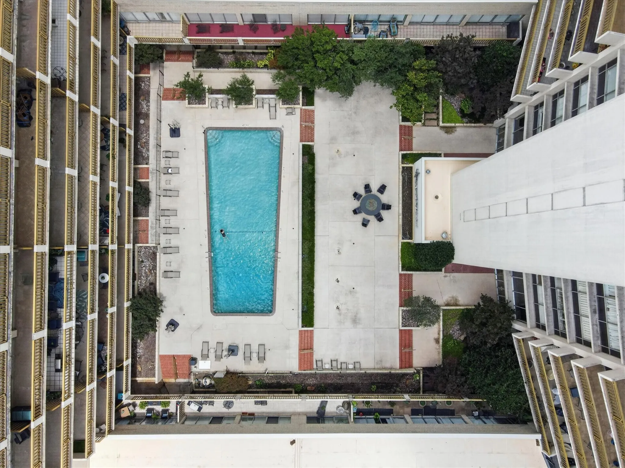 Condominium For Sale in Dallas County , 6211 W Northwest Highway G312, Dallas, Texas 75225, 1 Bedroom, 1 Bathroom, 1 Garage spaces, 710 Sqft, built in 1966, mls#21300146, Real Estate Agent in Dallas, Homes For Sale in Dallas county, Homes For Sale in Dallas, Realtor in Dallas Texas, Real Estate Brokerage Independent Realty Texas, Luminita Cordes Realtor