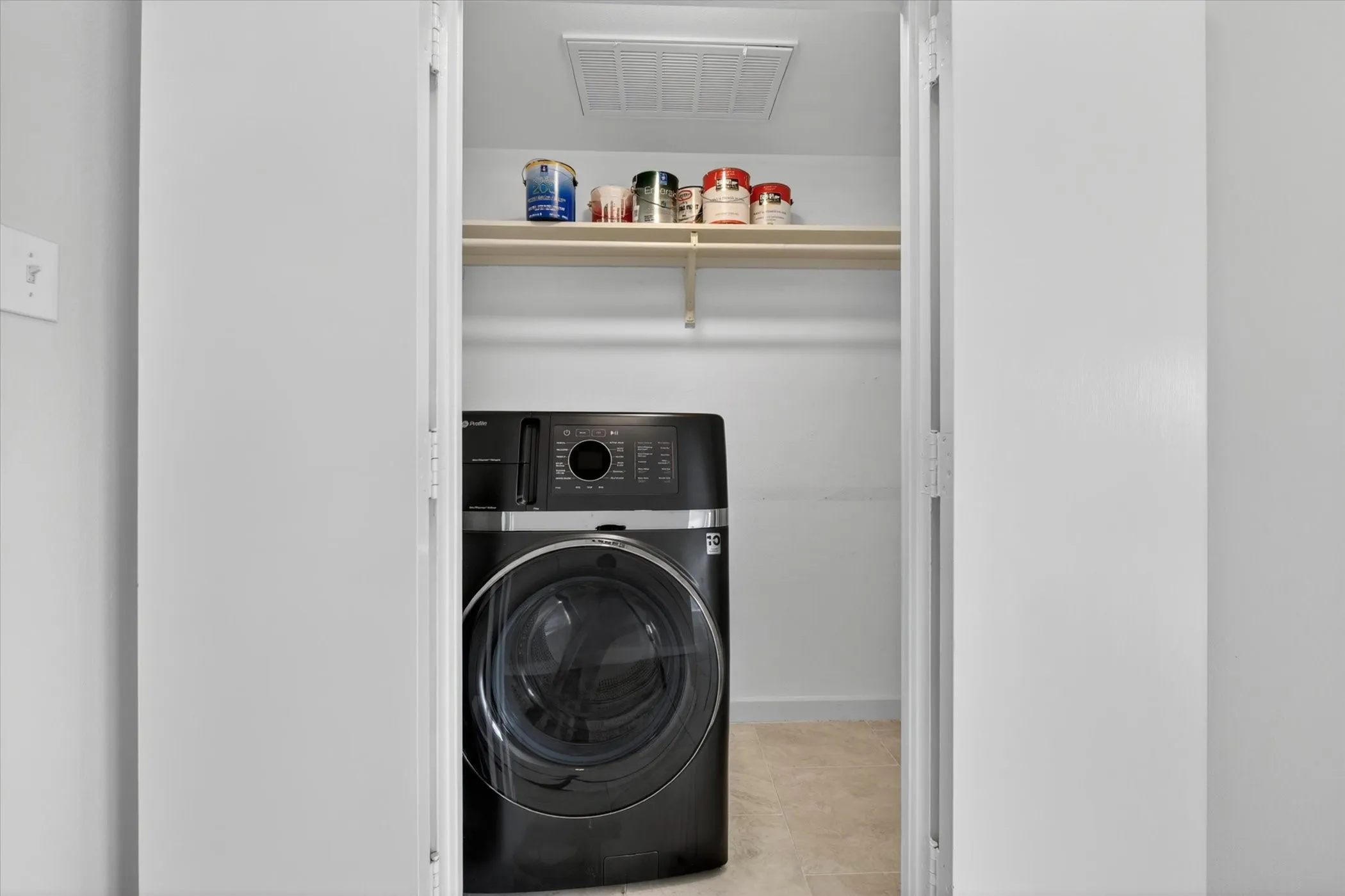 Condominium For Sale in Dallas County , 6211 W Northwest Highway G312, Dallas, Texas 75225, 1 Bedroom, 1 Bathroom, 1 Garage spaces, 710 Sqft, built in 1966, mls#21300146, Real Estate Agent in Dallas, Homes For Sale in Dallas county, Homes For Sale in Dallas, Realtor in Dallas Texas, Real Estate Brokerage Independent Realty Texas, Luminita Cordes Realtor